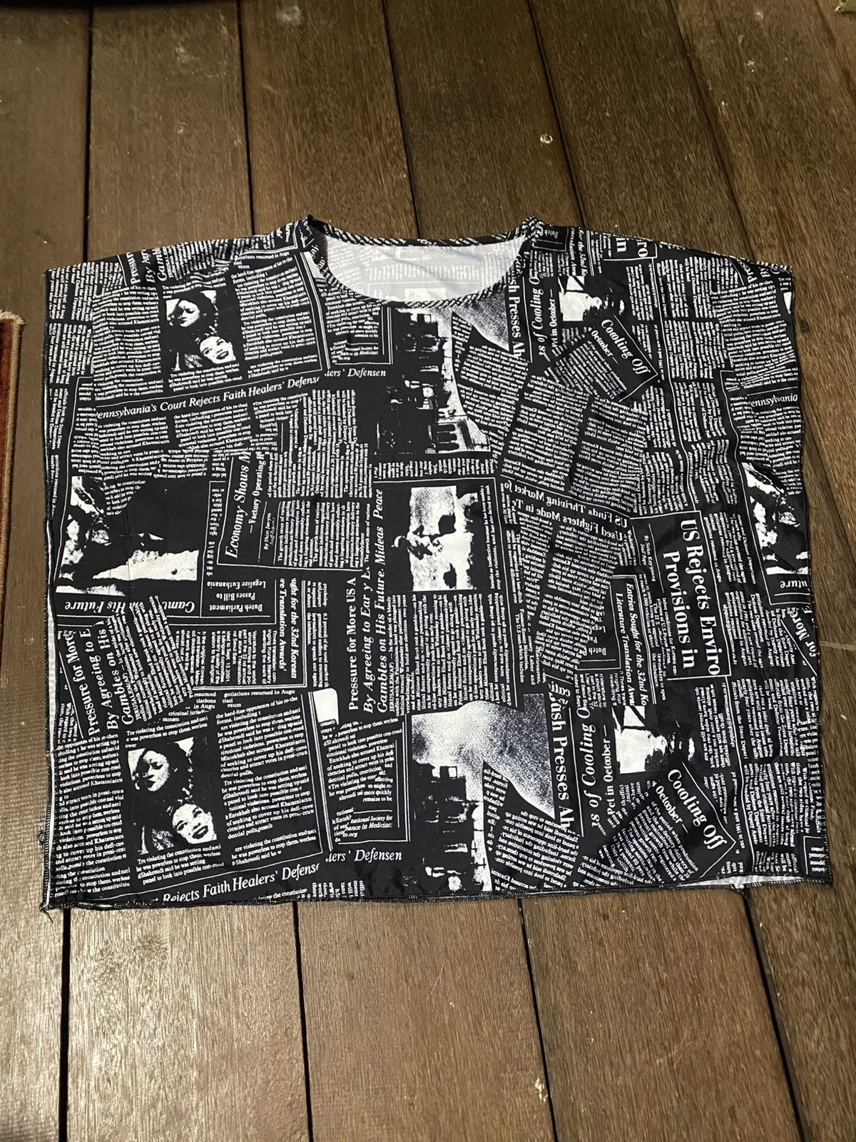 The Unbranded Brand Newspaper design Punk blouse Size M / US 6-8 / IT 42-44 - 1 Thumbnail