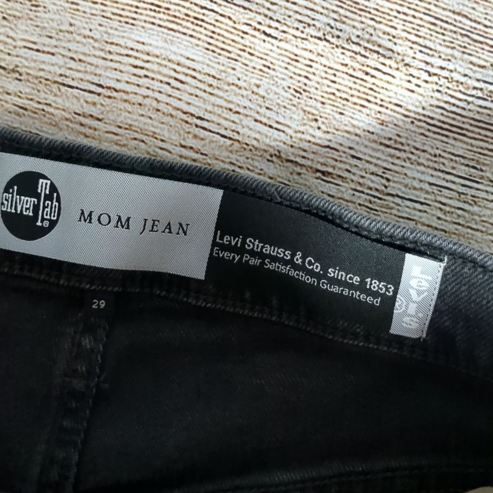 Levi's silvertab tapered leg high waist mom jeans size 29x27