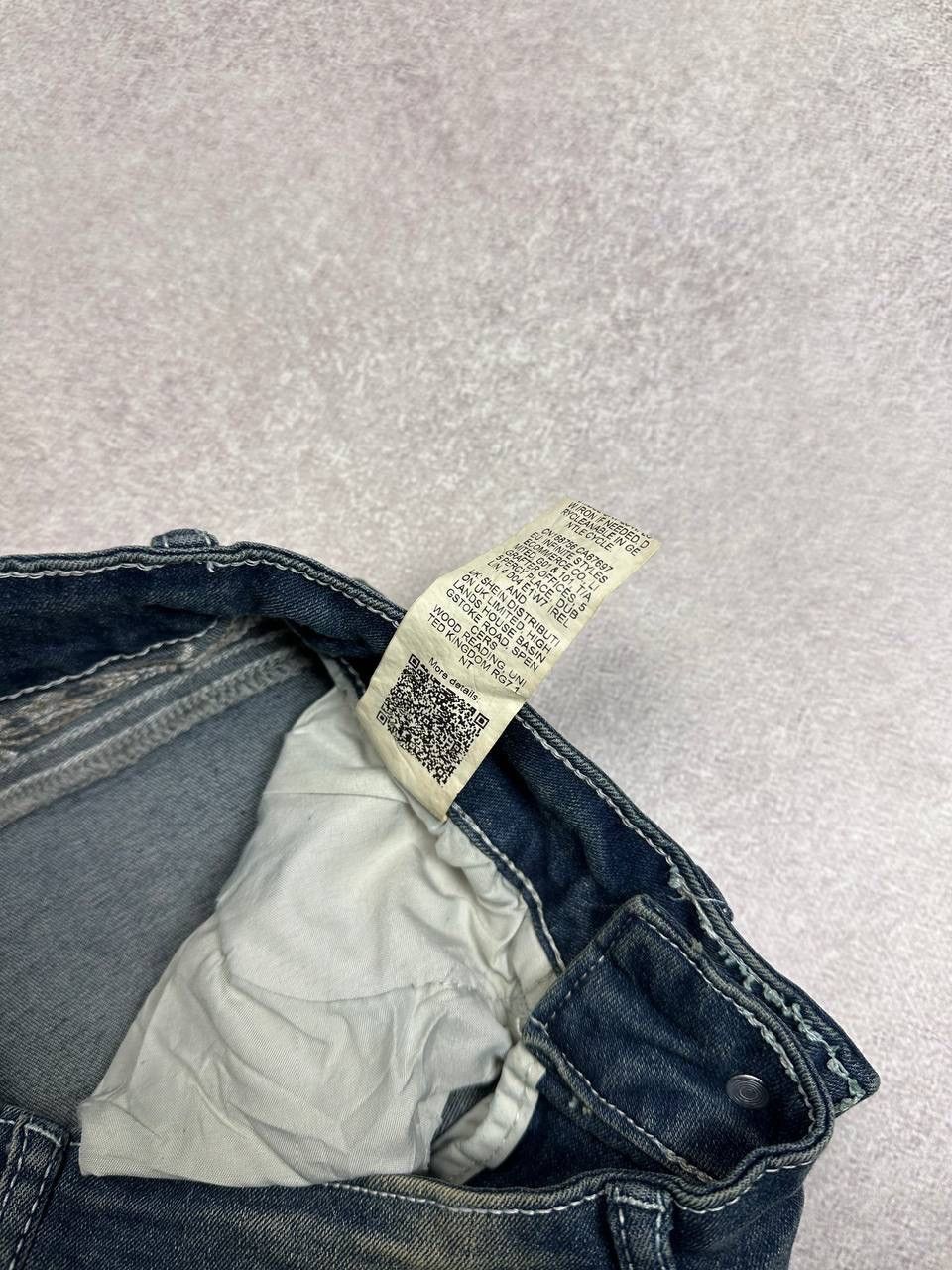 Japanese Brand Vintage Y2K Cross Embroidery Ed Hardy Style Flared Jeans 2 Size 26" / US 2 / IT 38 - 8 Thumbnail