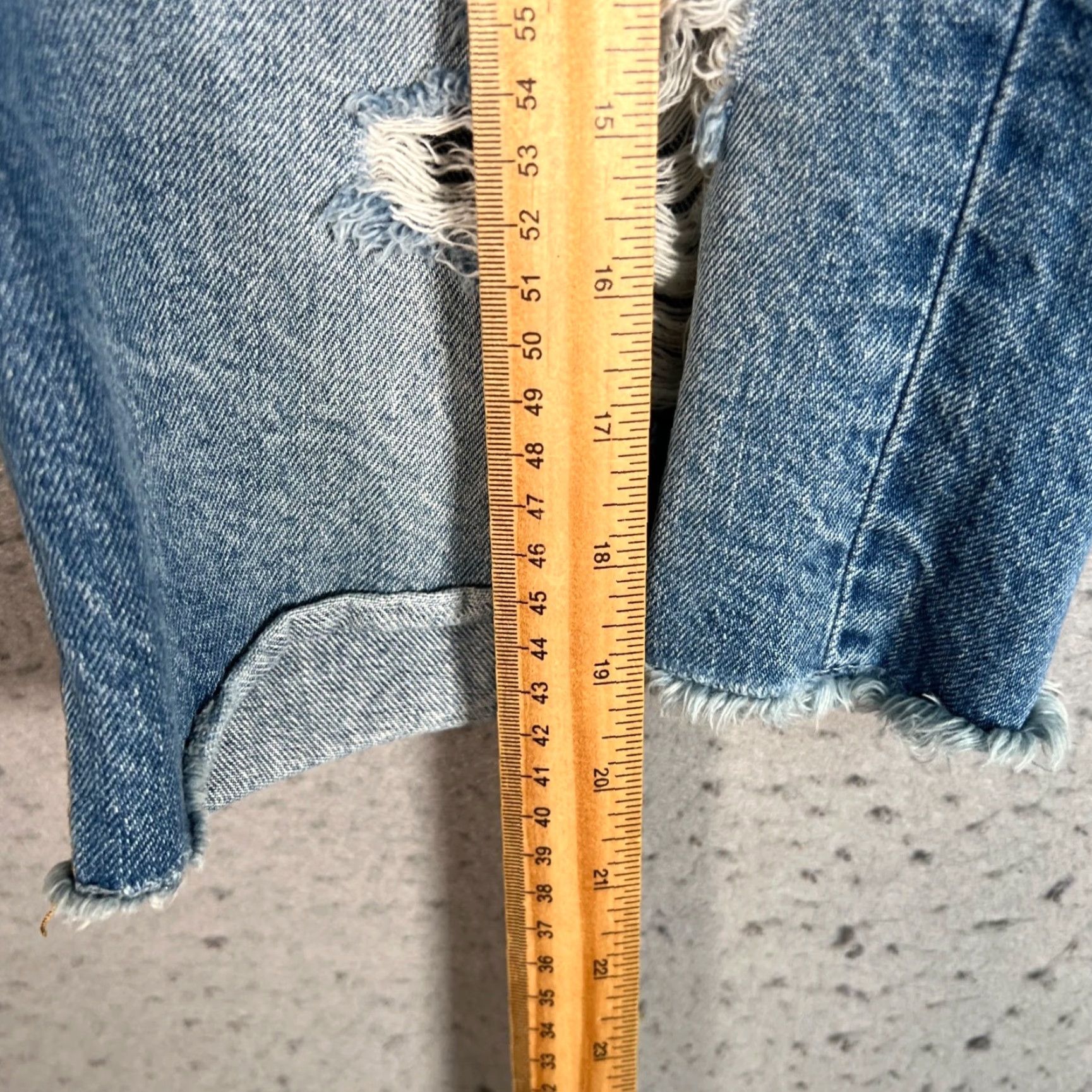 H&M H&M Coachella Mens Bermuda Shorts Regular Fit Denim Distressed Blue 32 Adult Mens Size US 32 / EU 48 - 6 Thumbnail