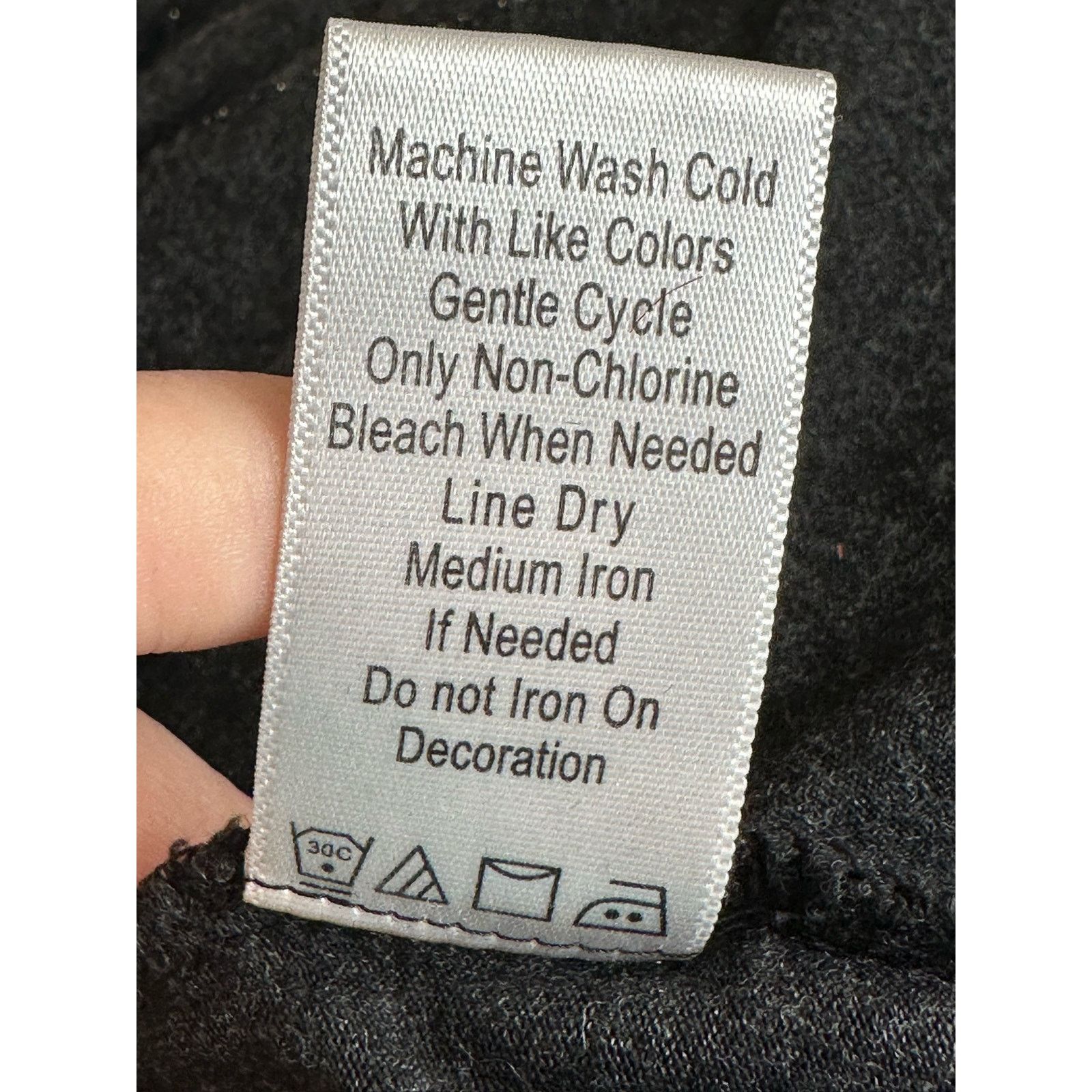 Coldwater Creek Coldwater Creek gray embellished casual top size Small Size S / US 4 / IT 40 - 5 Thumbnail