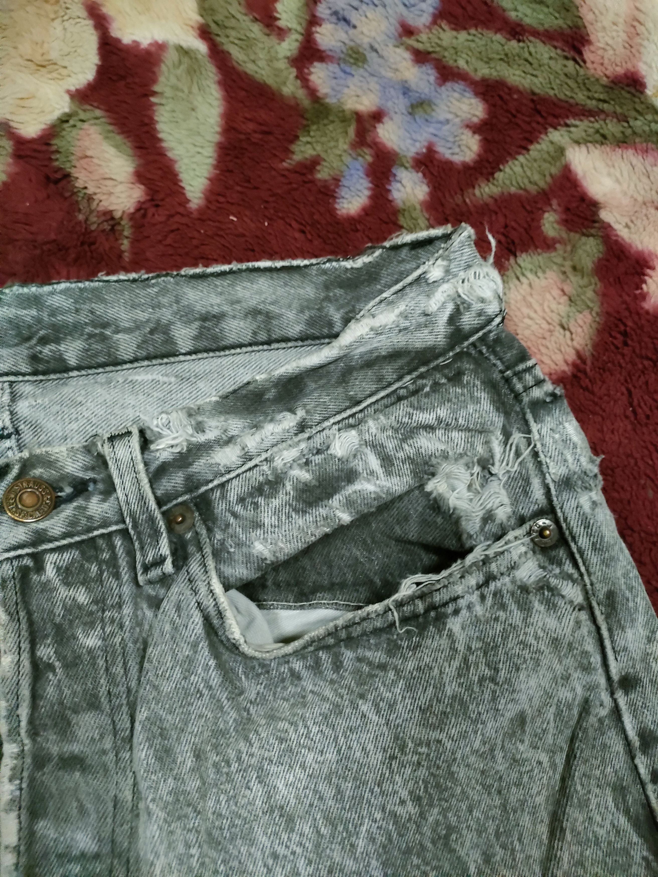 Levi's Vintage Distressed Levi's Stone Wash Size US 30 / EU 46 - 14 Thumbnail