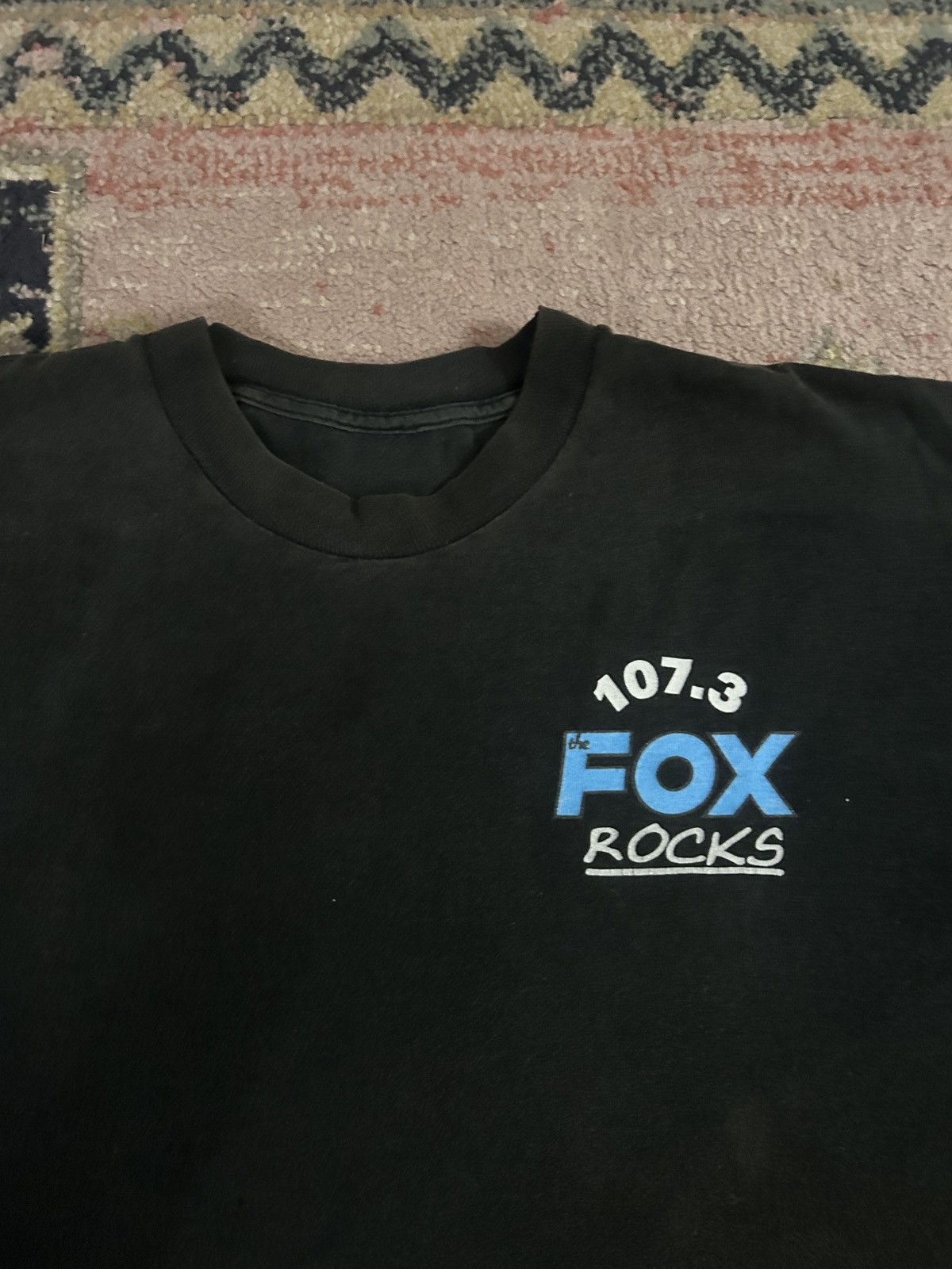 Vintage Vintage 90s 107.3 THE FOX ROCKS Radio Station T-Shirt Size US L / EU 52-54 / 3 - 2 Thumbnail