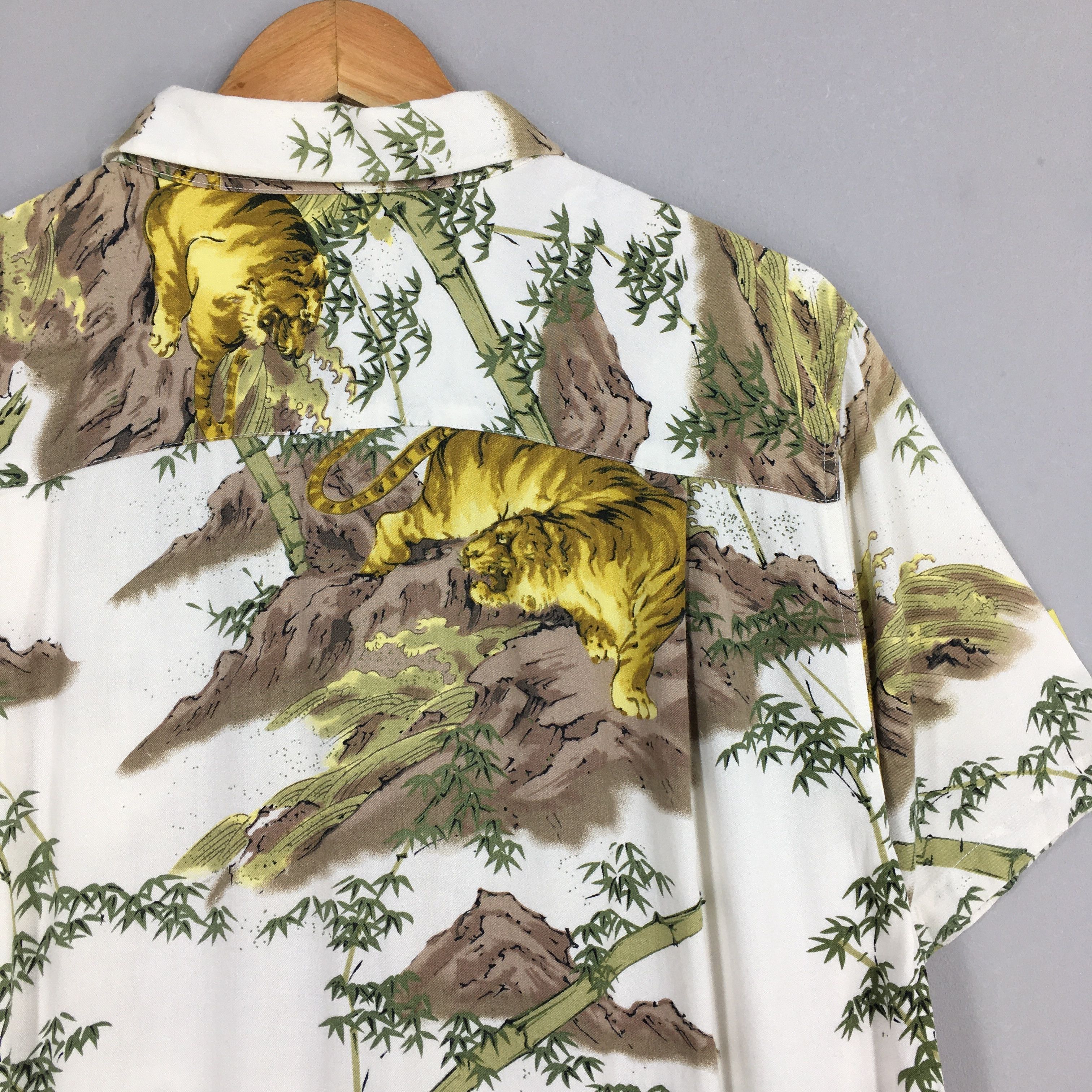Other Vintage 90s Tiger Roar Bamboo Aloha Hawaii Rayon Shirt Large Size US L / EU 52-54 / 3 - 8 Thumbnail