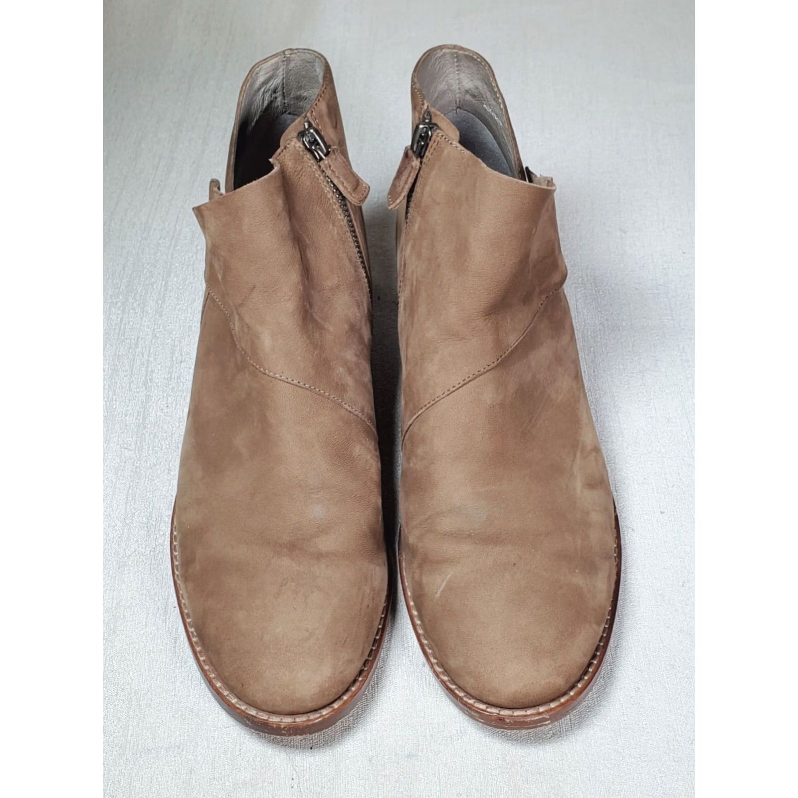 Eileen Fisher Eileen Fisher Billie Tumbled Nubuck Booties Women’s Size US 10 Ankle Boots Brown Leather 1.5" Heel Zip Size US 10 / IT 40 - 6 Thumbnail