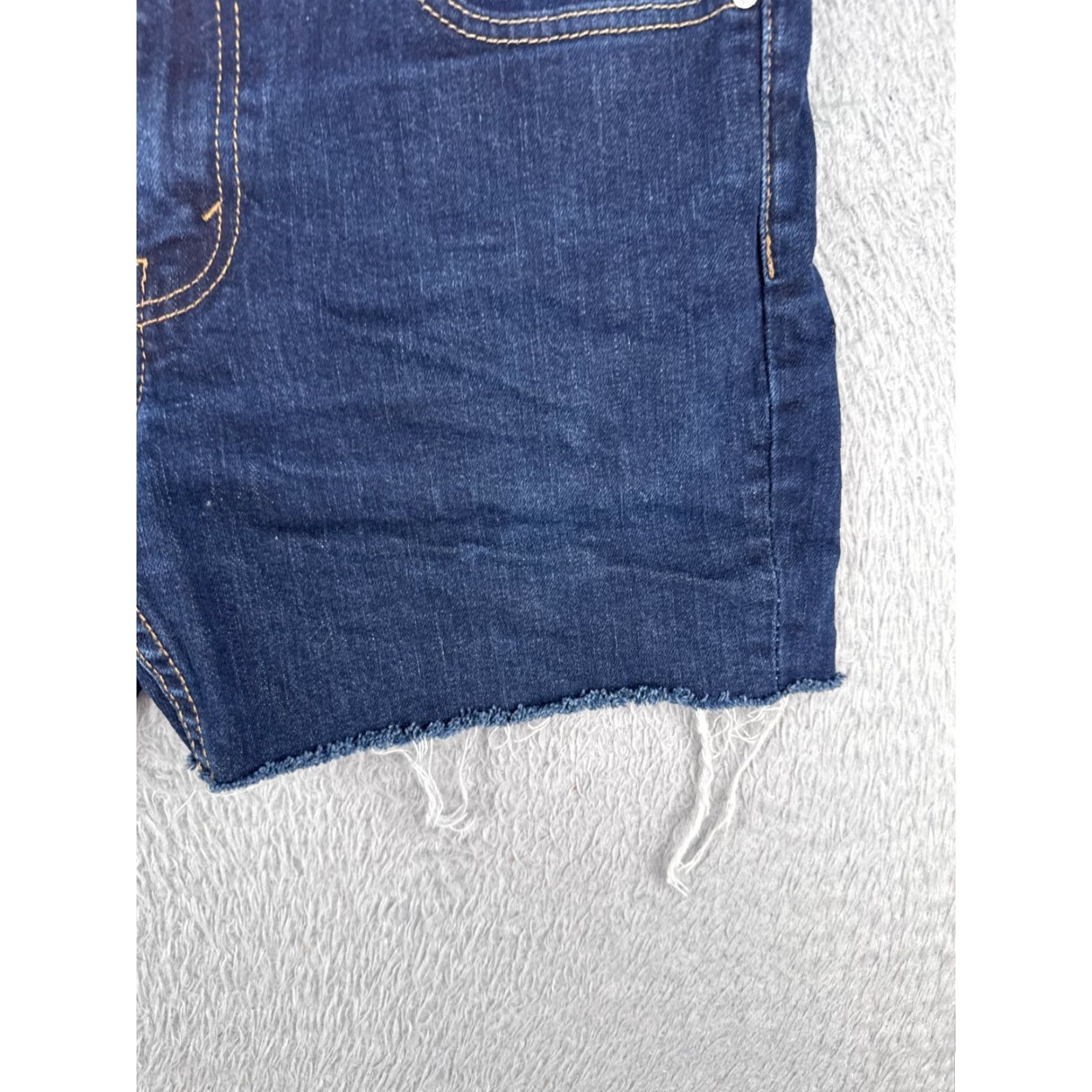 Levi's Levi's Shorts Women 34 Blue Cut-Off 511 Dark Wash Denim Cotton Blend Zip Fly 32x4.5 Mid Rise 4.5 Inseam 5-Pocket Size 24" / US 00 / IT 34 - 2 Thumbnail