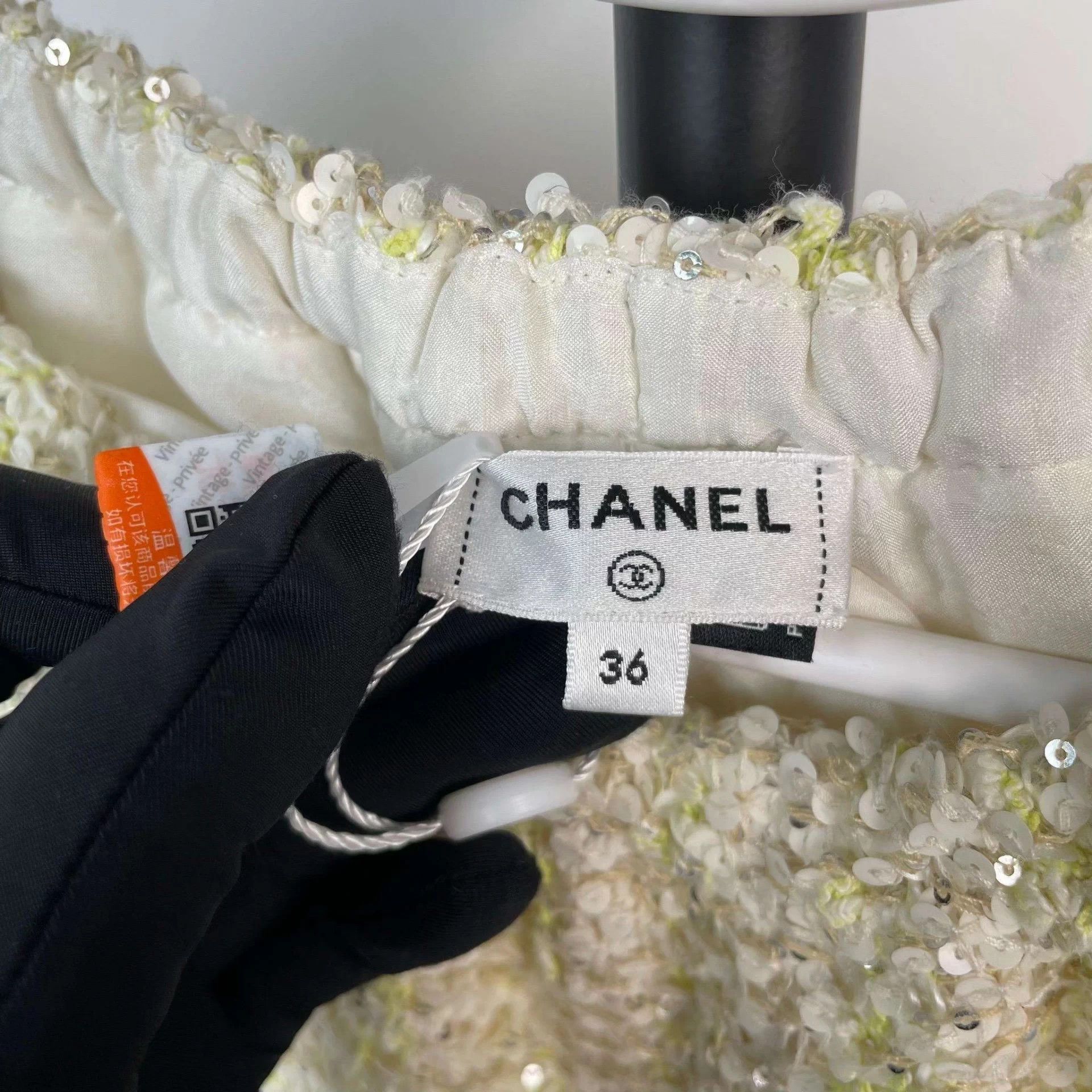 Chanel Chanel Sequin Yellow Shorts 36 Size 26" / US 2 / IT 38 - 3 Thumbnail