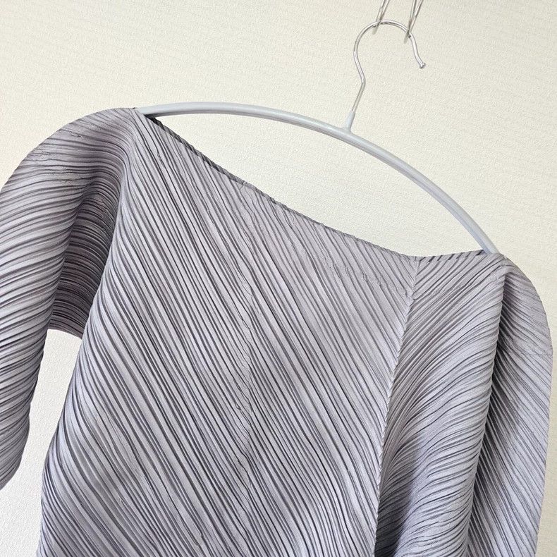 Issey Miyake Issey Miyake Irregular-shaped sheep horn top Size M / US 6-8 / IT 42-44 - 3 Thumbnail