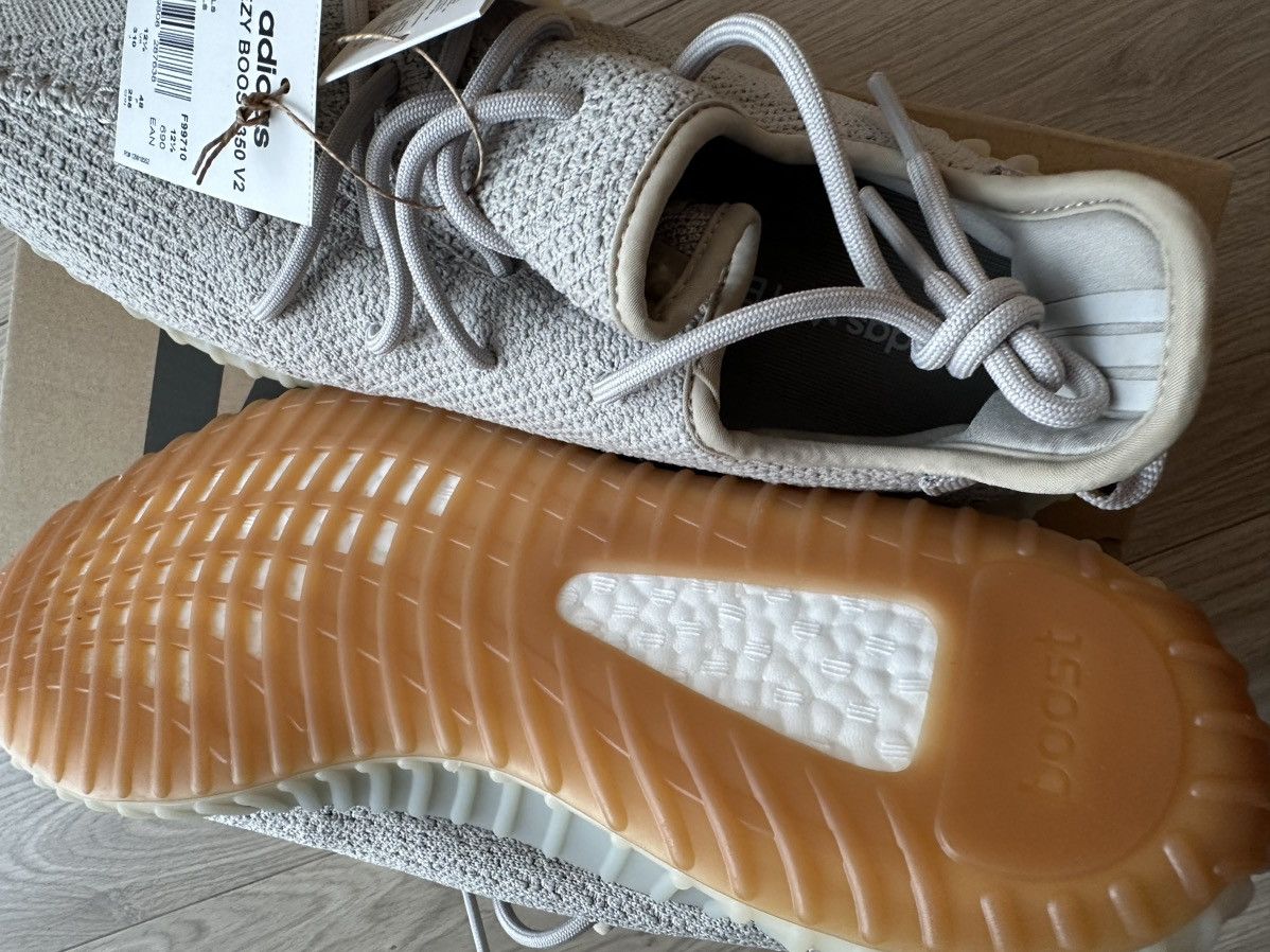 YEEZY BOOST 350 V2 Sesame