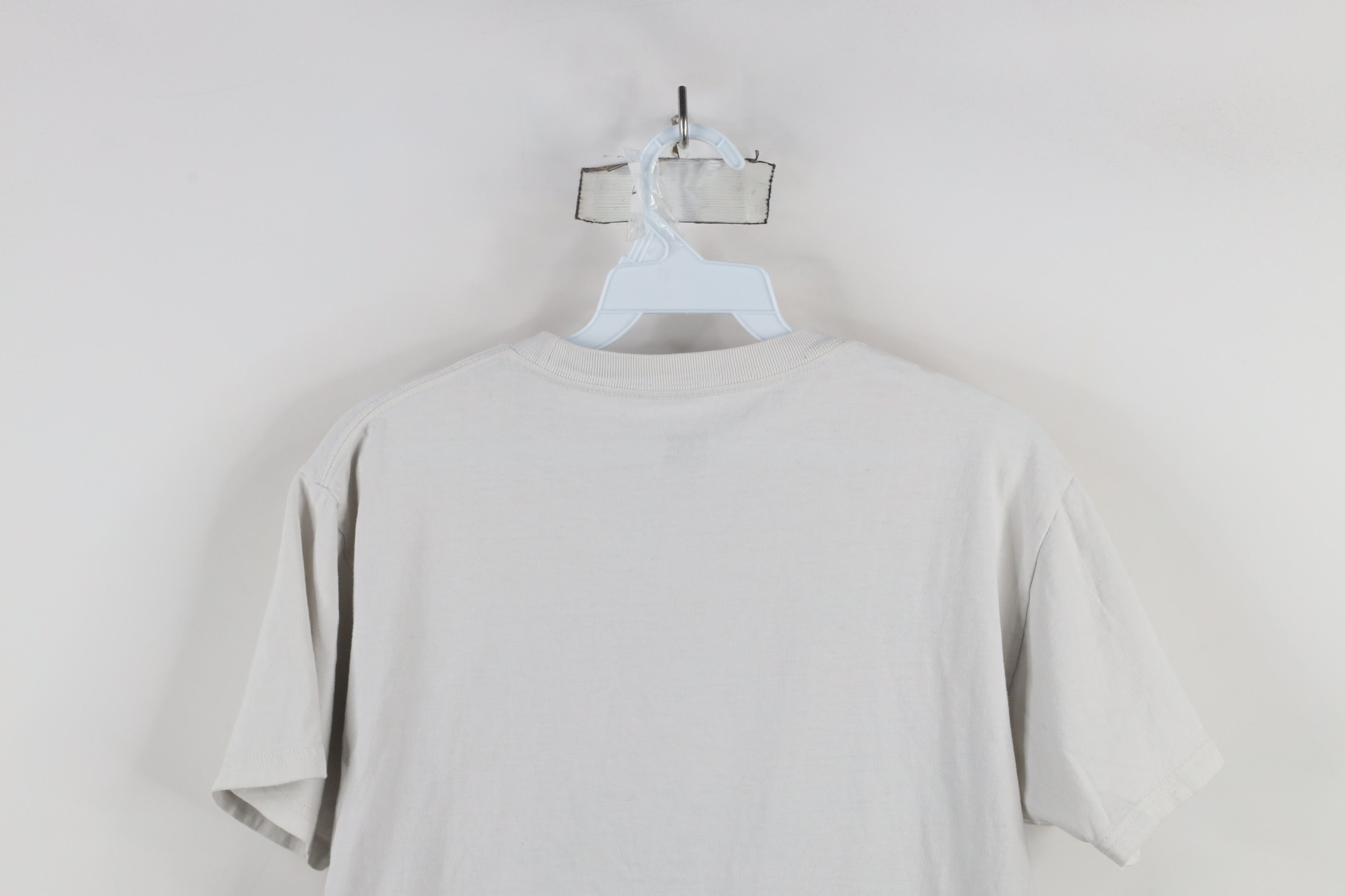 Vintage Vintage DC Shoes Spell Out Skateboarding T-Shirt White Size US S / EU 44-46 / 1 - 14 Thumbnail