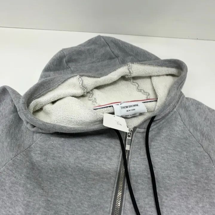 Thom Browne Thom Browne Classic Zip-Up Hoodie in Gray -2507 Size US M / EU 48-50 / 2 - 3 Thumbnail