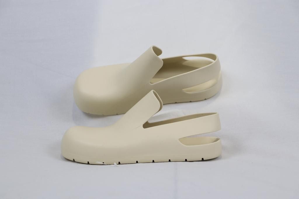 ★Bottega Veneta★(W)Puddle Slingback Sandal★Sea Salt Buy Bottega Veneta Puddle Sandal: New Releases & Iconic
