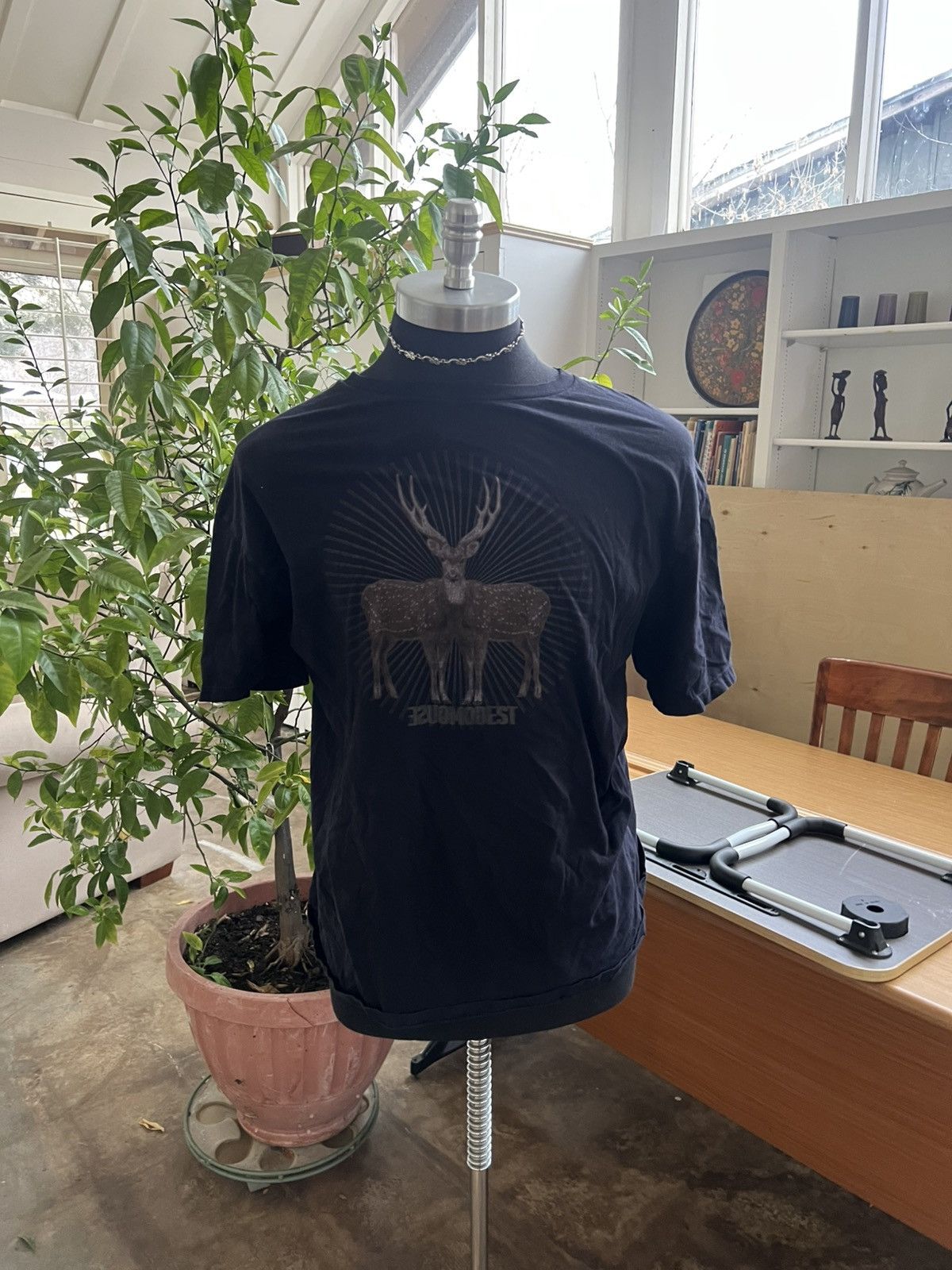 Band Tees × Vintage modest mouse deer t shirt Size US XL / EU 56 / 4 - 1 Thumbnail