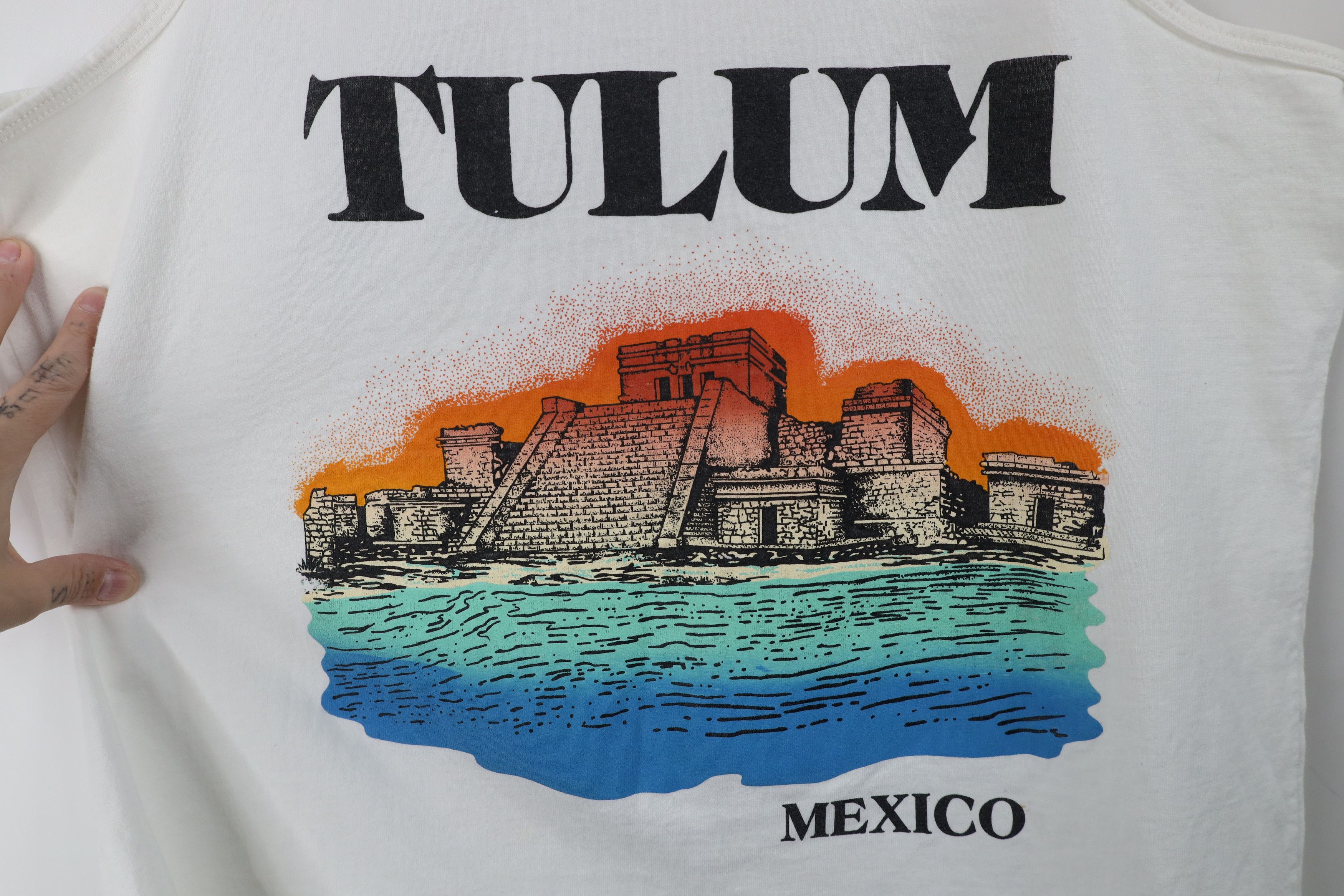 Vintage Vintage 90s Streetwear Tulum Mexico Tank Top T-Shirt White Size US XL / EU 56 / 4 - 11 Thumbnail