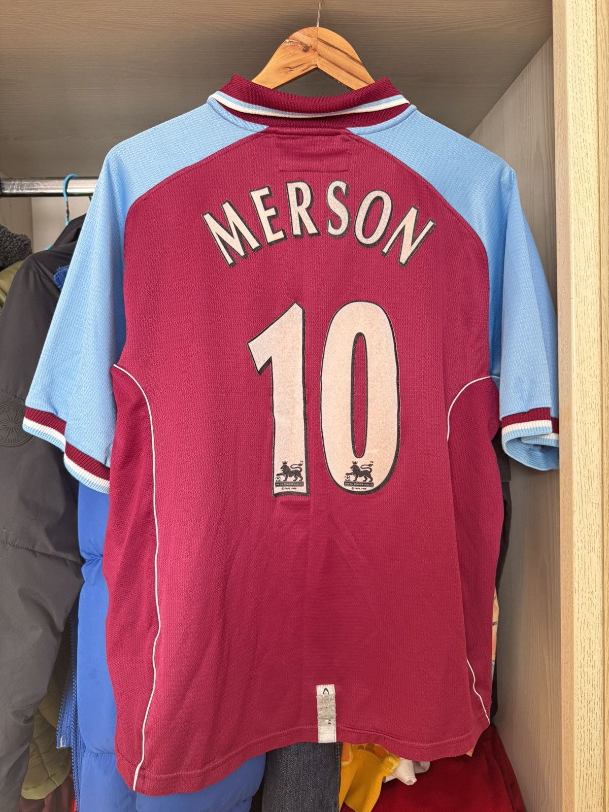 Diadora Vintage Merson #10 Aston Villa 2000-2001 Home Soccer Jersey Size US L / EU 52-54 / 3 - 4 Thumbnail