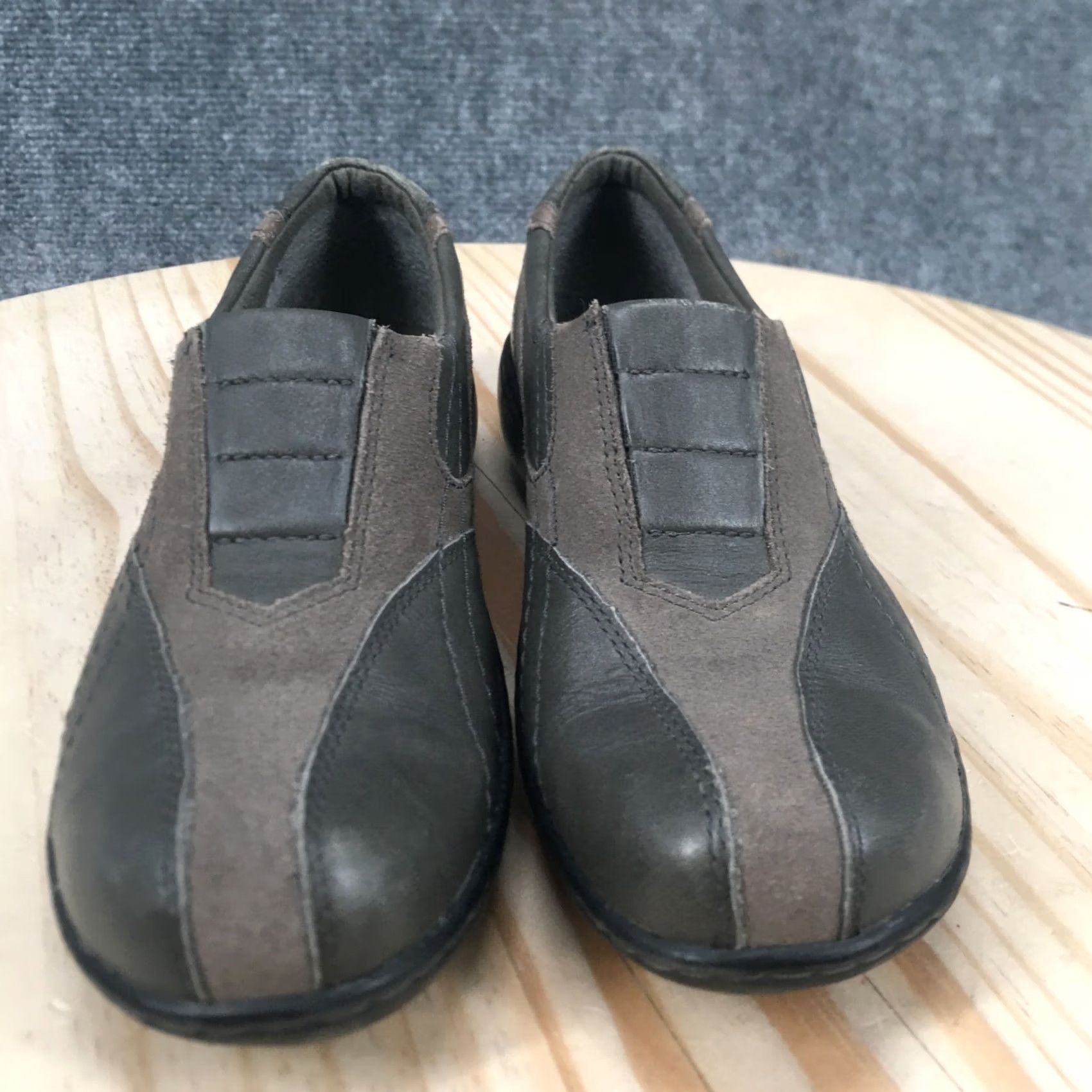 Clarks Clarks Bendables Womens 8.5 M Casual Comfort Slip On Loafer Flats Gray Leather Size US 6 / IT 36 - 7 Thumbnail