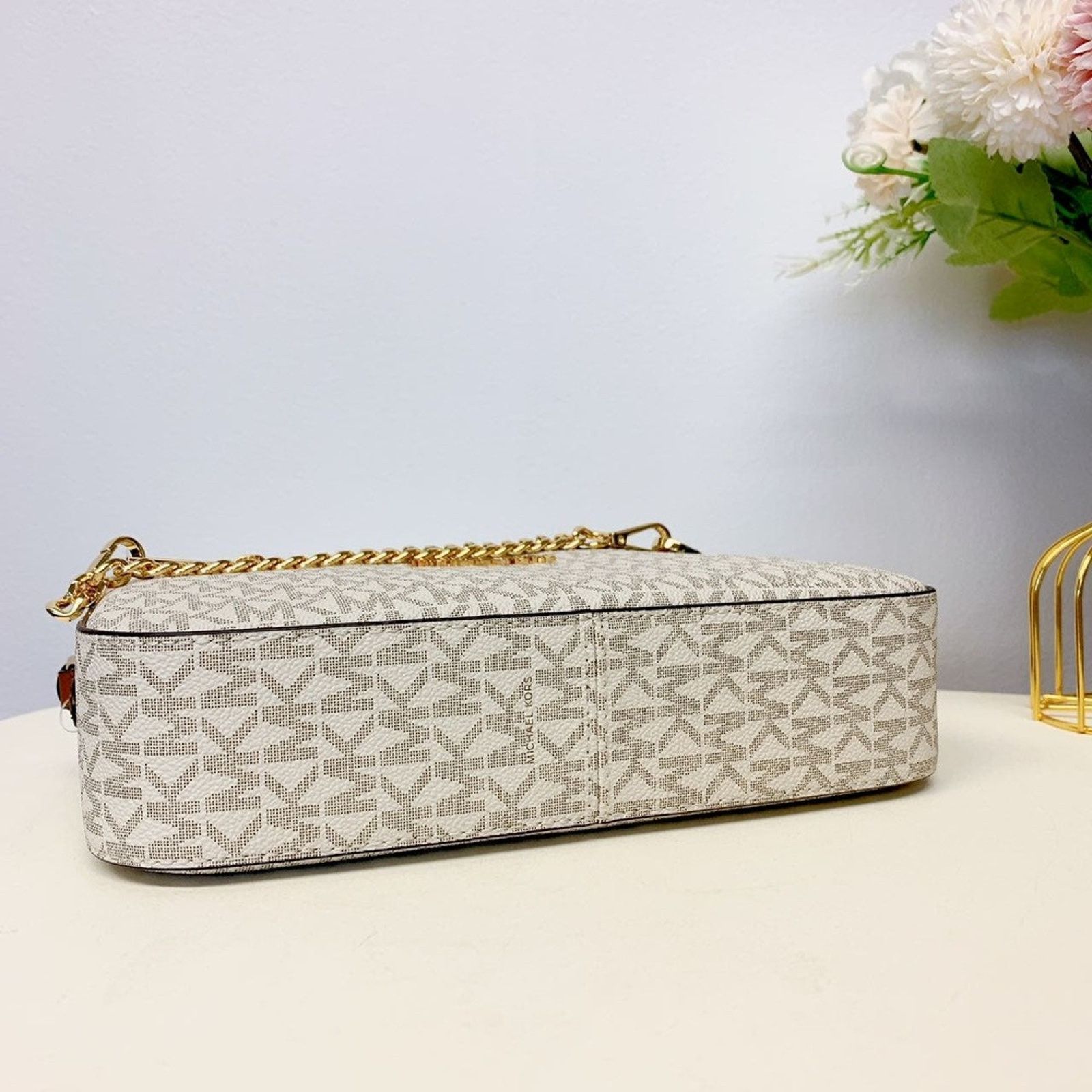 Michael Kors Michael Kors Jet Set Item 35S1GTTC9B Lg Chain xbody Vanilla Size ONE SIZE - 4 Thumbnail