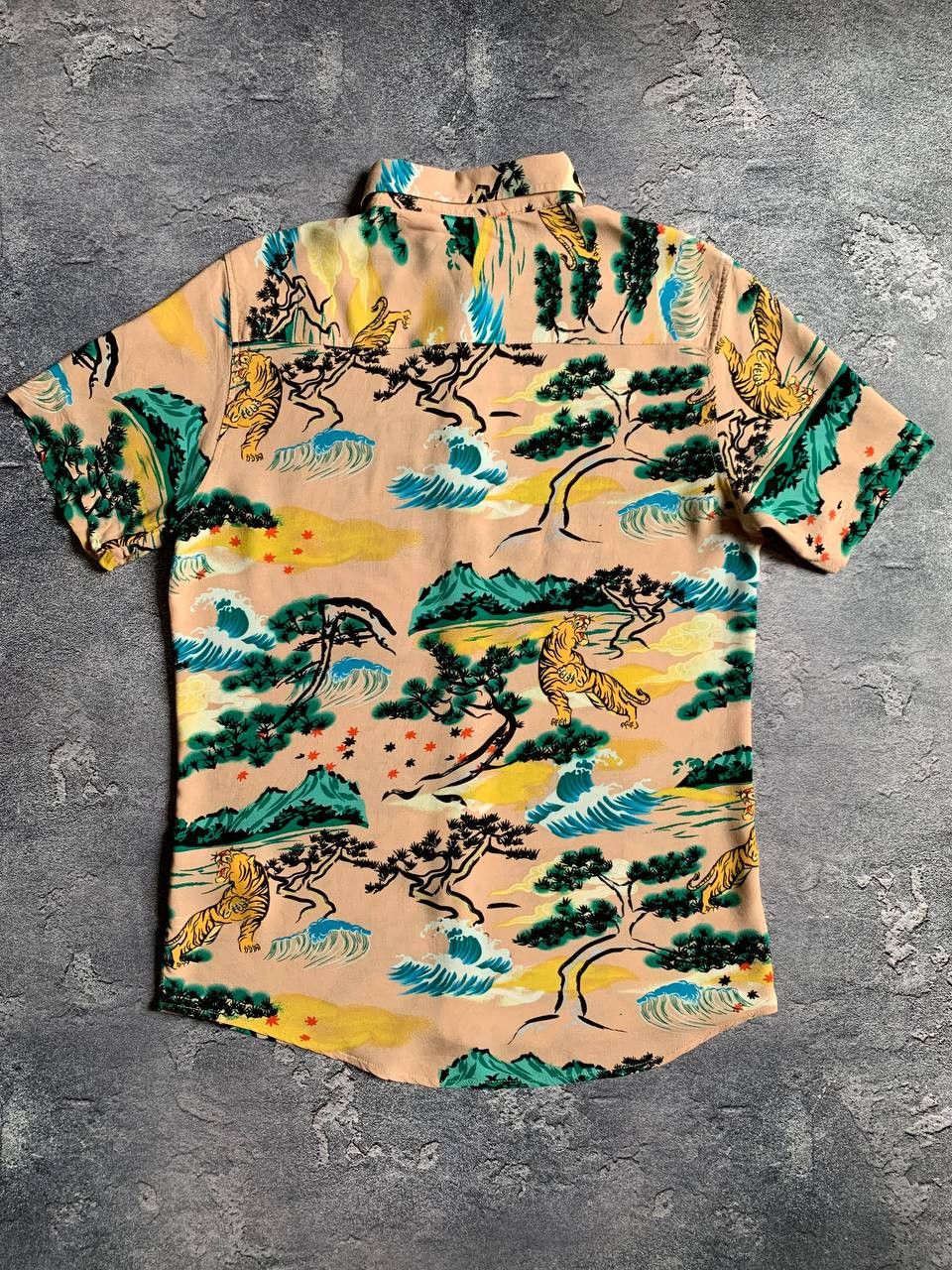 Other Maison Noir Men’s Shirt – Size S – Tiger Print Viscose Size US S / EU 44-46 / 1 - 7 Thumbnail