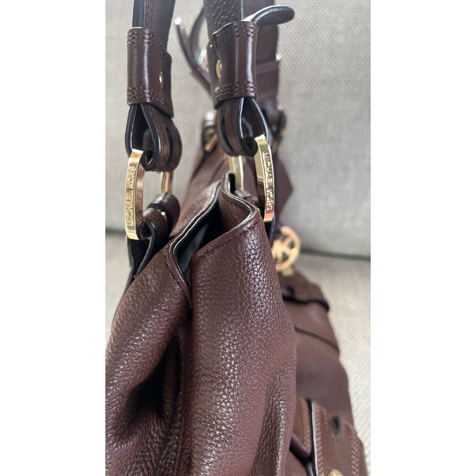 Michael Kors VINTAGE Michael Kors Harness Grab Bag Dark Brown Mocha Pebble Leather Size ONE SIZE - 6 Thumbnail