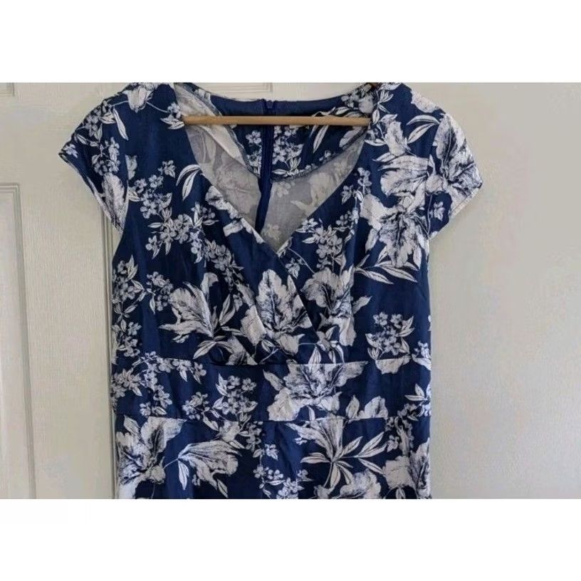 Vintage Blue & White Floral Cap Sleeve Fit & Flare Knee Length Dress V-Neck Plus Sz 2XL Size M / US 6-8 / IT 42-44 - 5 Thumbnail