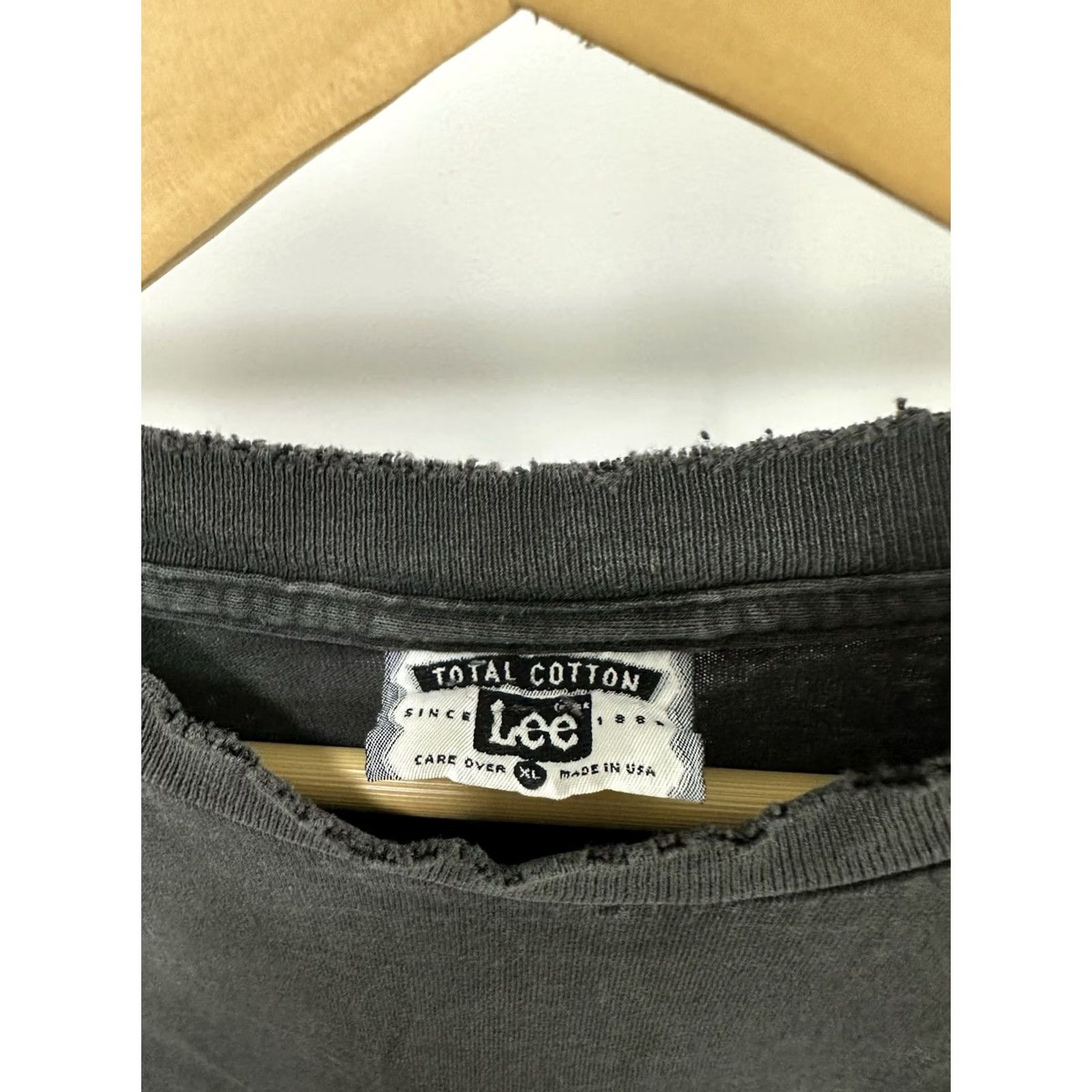 Lee VTG Lee Distressed Worn Cotton Blank Pocket Long Sleeve BOXY T-Shirt XL USA Men Size US XL / EU 56 / 4 - 3 Thumbnail