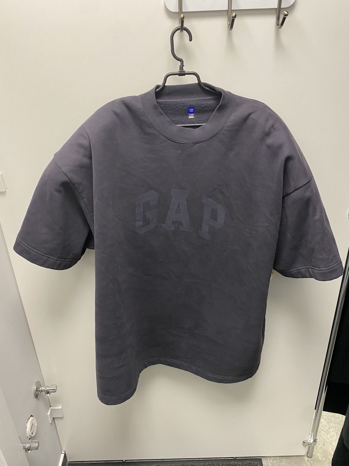 Gap × Kanye West YGEBB Dove Marketing Sample Shoulder Pads Tee Size US XL / EU 56 / 4 - 2 Thumbnail
