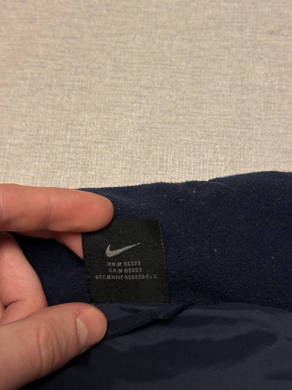 Nike Vintage Nike 2000s Navy Down Puffer Vest with Packable Hood Size US S / EU 44-46 / 1 - 12 Thumbnail