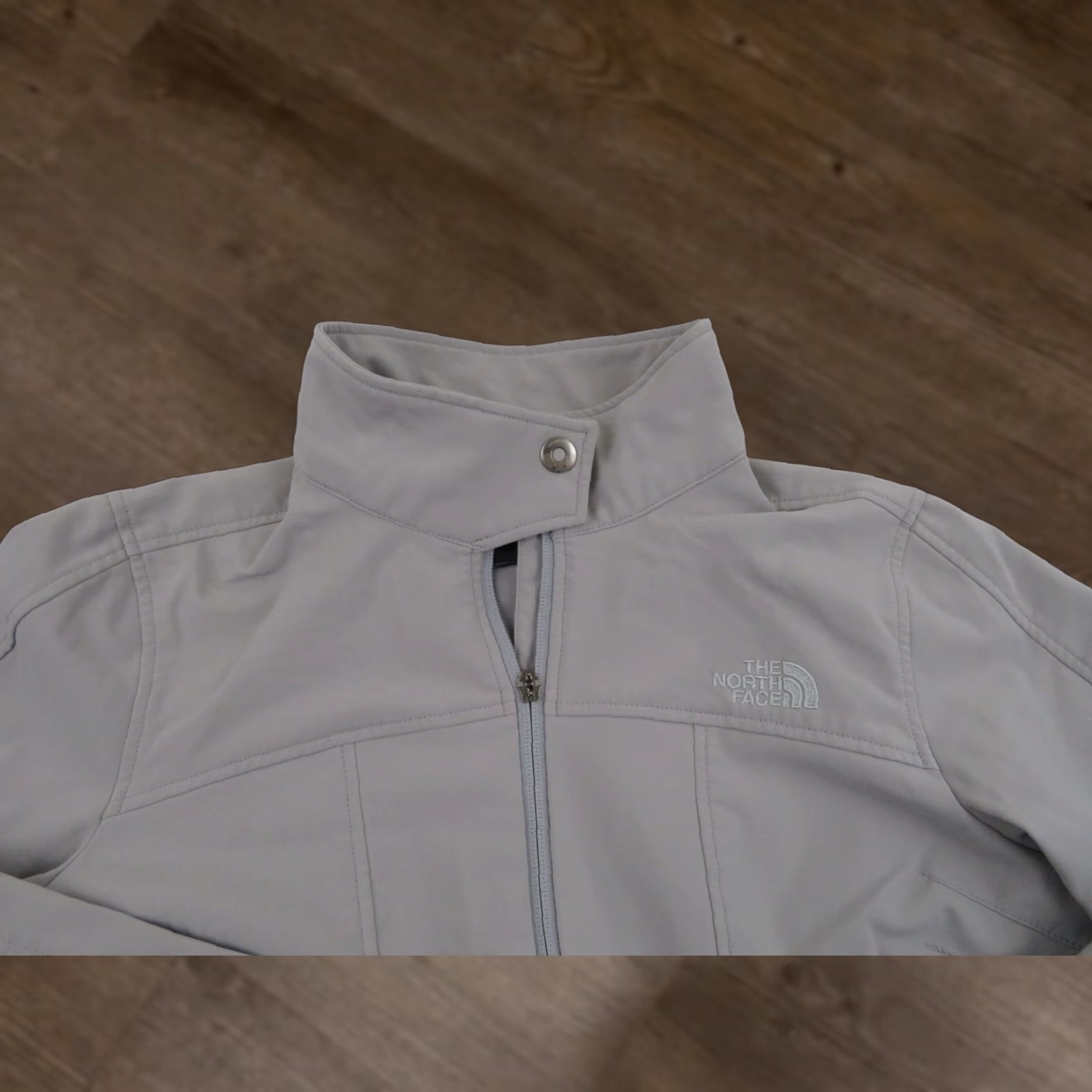 The North Face The North Face Jacket Womens Large Soft Shell Gray Full Zip Windbreaker Size L / US 10 / IT 46 - 1 Thumbnail