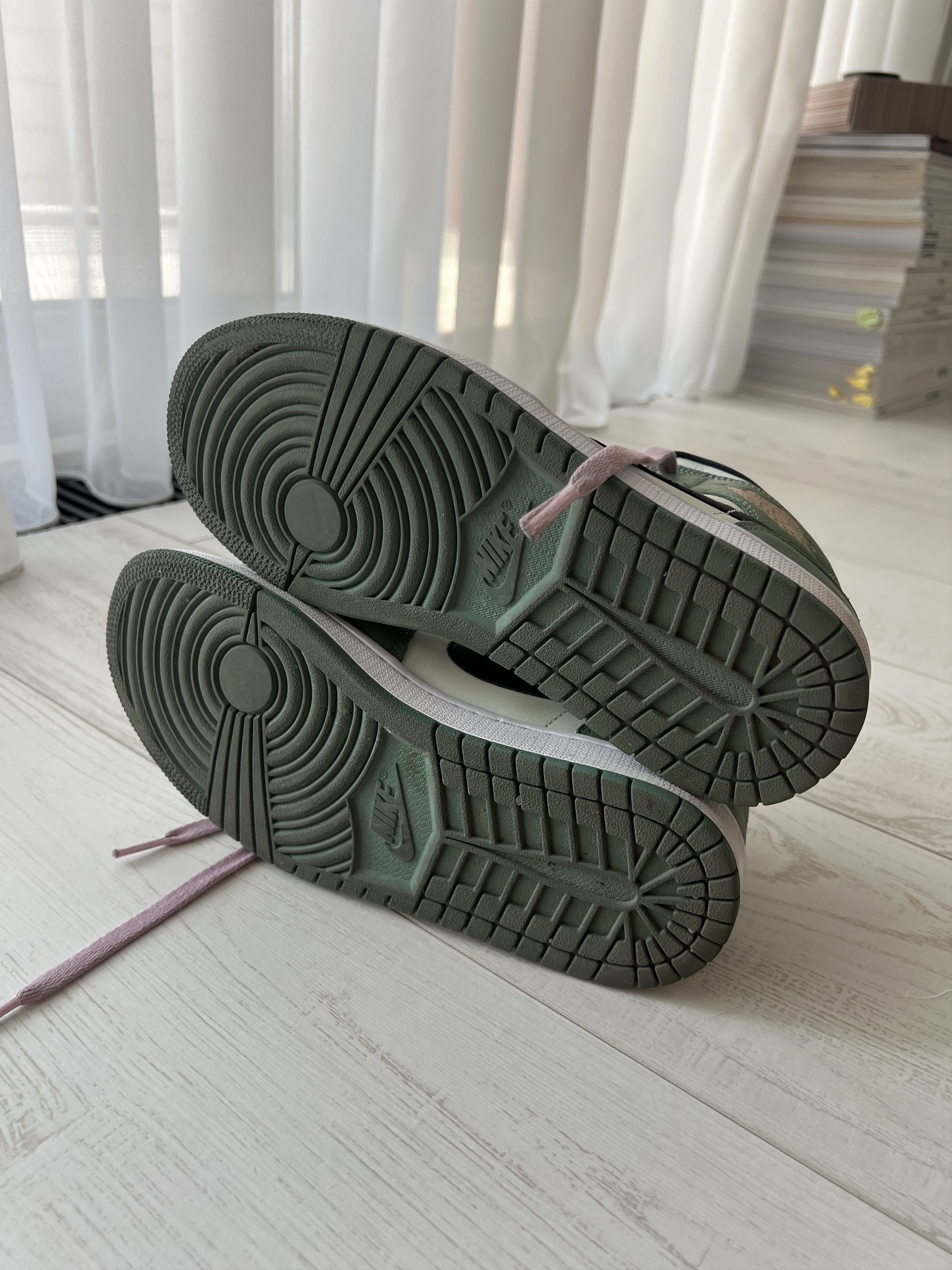 Nike Air Jordan 1 Mid “Dutch Green” Size US 8.5 / IT 38.5 - 5 Thumbnail