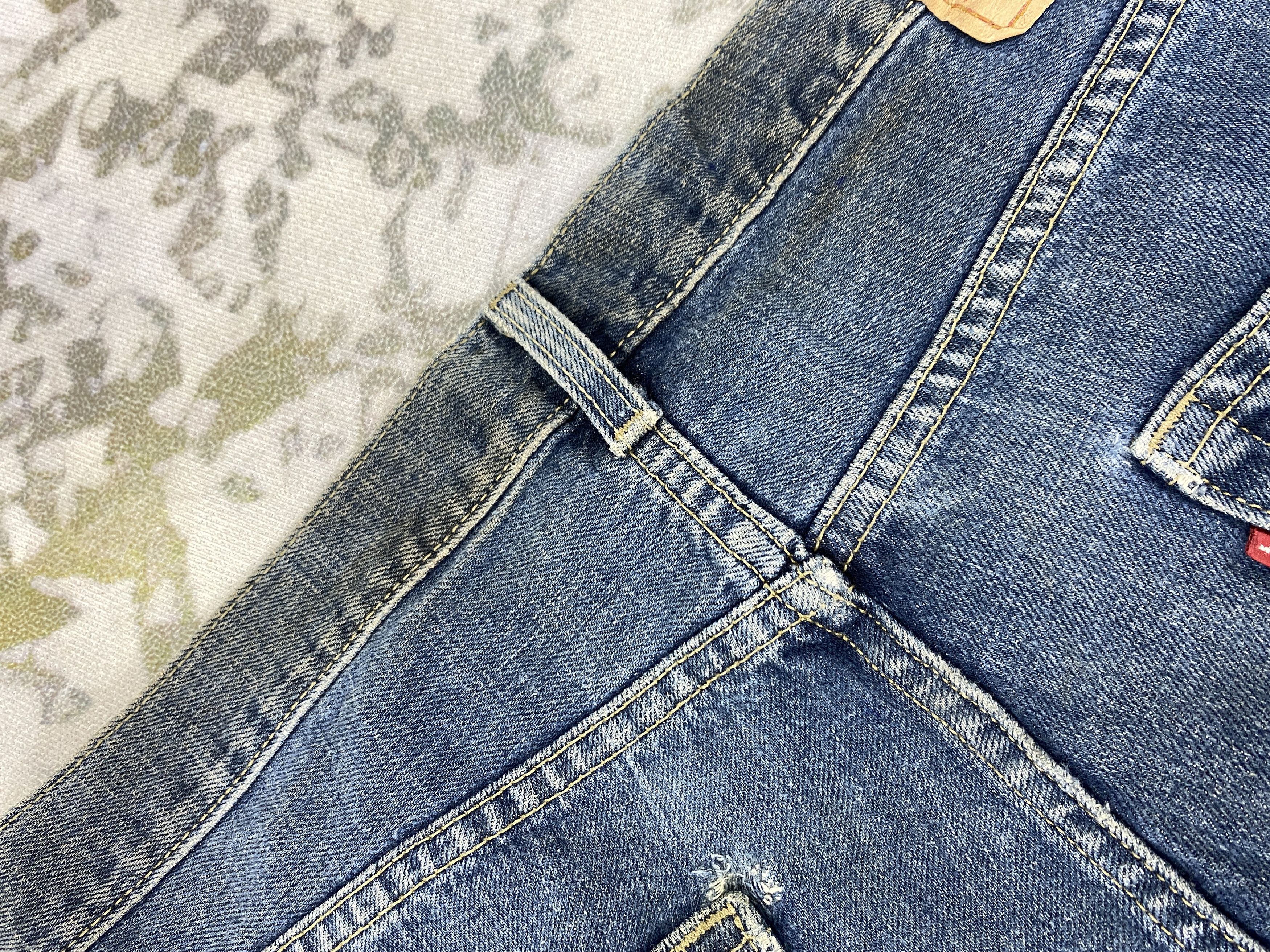 Levi's Vintage Levi's 569 Loose Straight Denim 39 x 33.5 -JN705 Size US 39 - 13 Thumbnail
