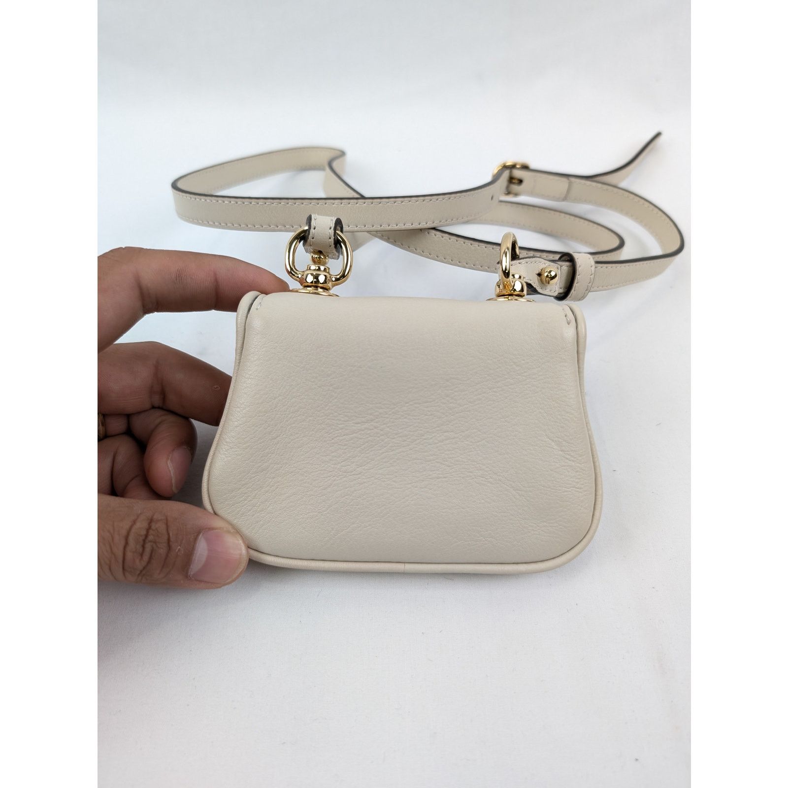 Gucci o1rshd1 Size: OS / C.Case W/Strap Bag in Beige Size ONE SIZE - 6 Thumbnail