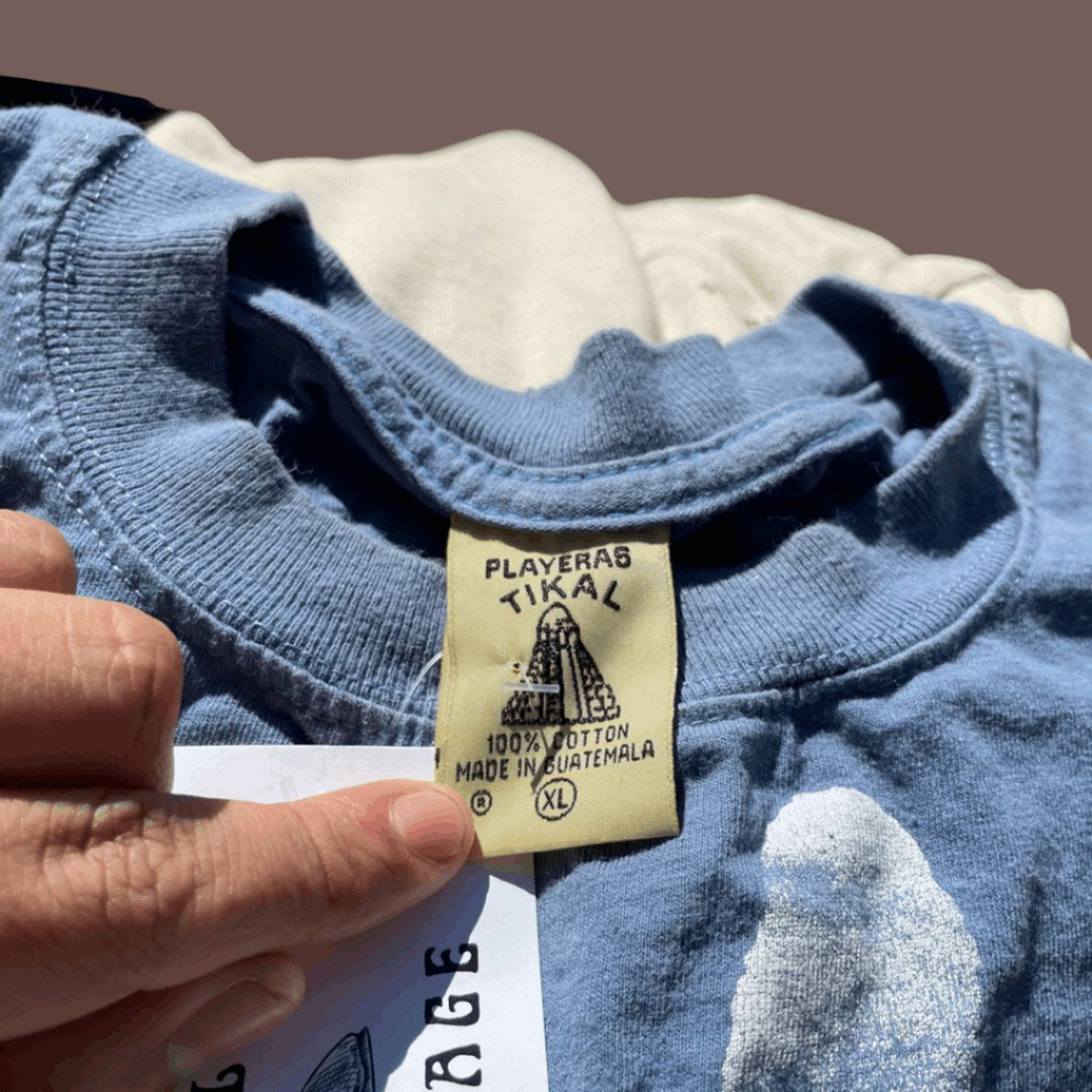 Vintage VTG Graphic Tee | Guatemala Handprint | XL 90s Style Size US XL / EU 56 / 4 - 4 Thumbnail