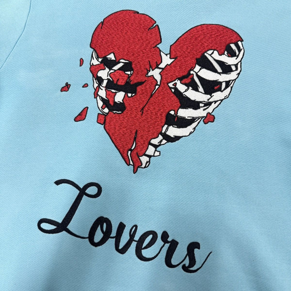 Amiri Amiri Lovers Embroidered Pullover Hoodie In Blue RRP £550 Size US M / EU 48-50 / 2 - 4 Thumbnail