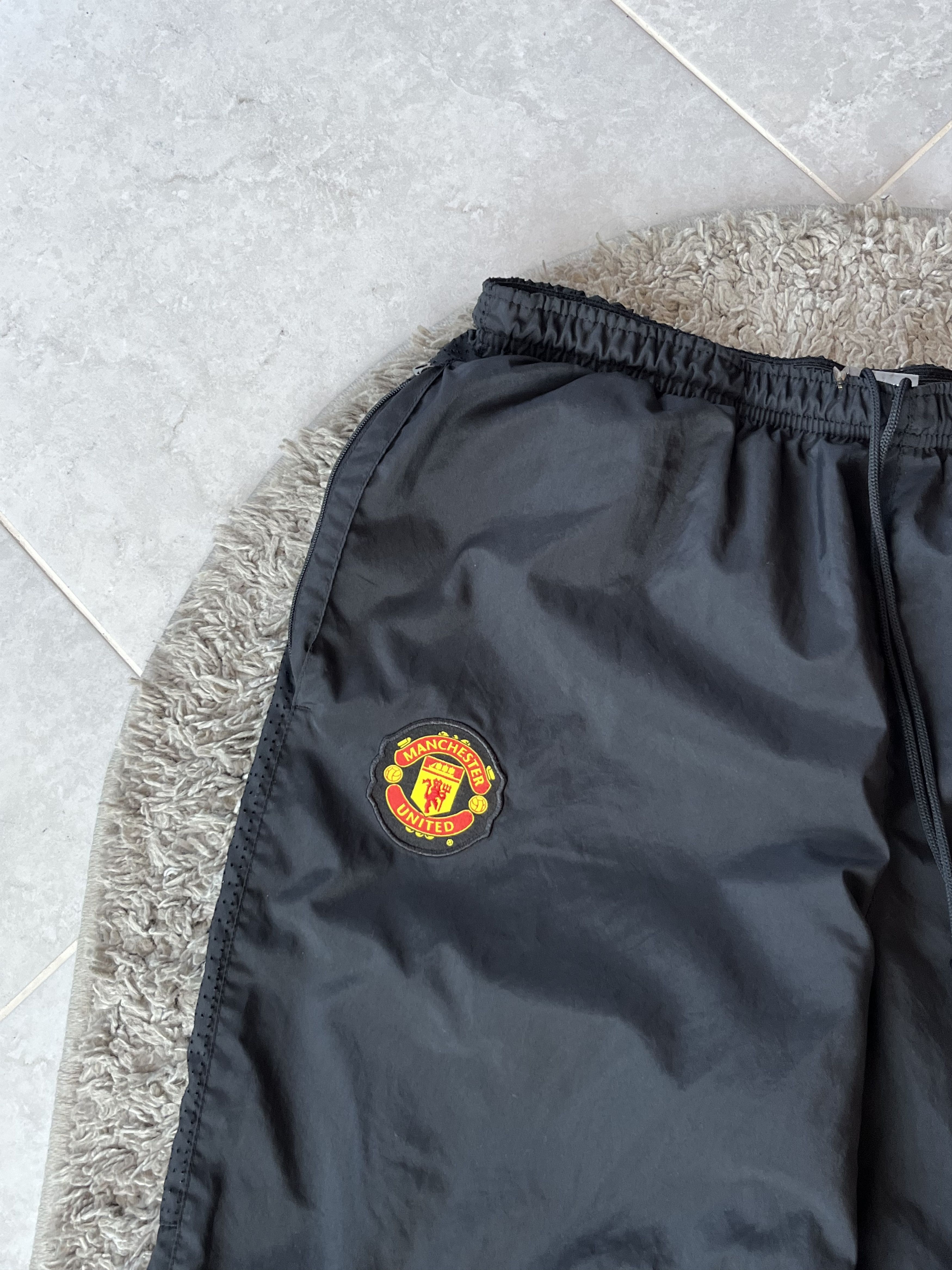 Nike Vintage Pants Nike Soccer Jersey MANCHESTER UNITED Y2K Style Size US 32 / EU 48 - 3 Thumbnail