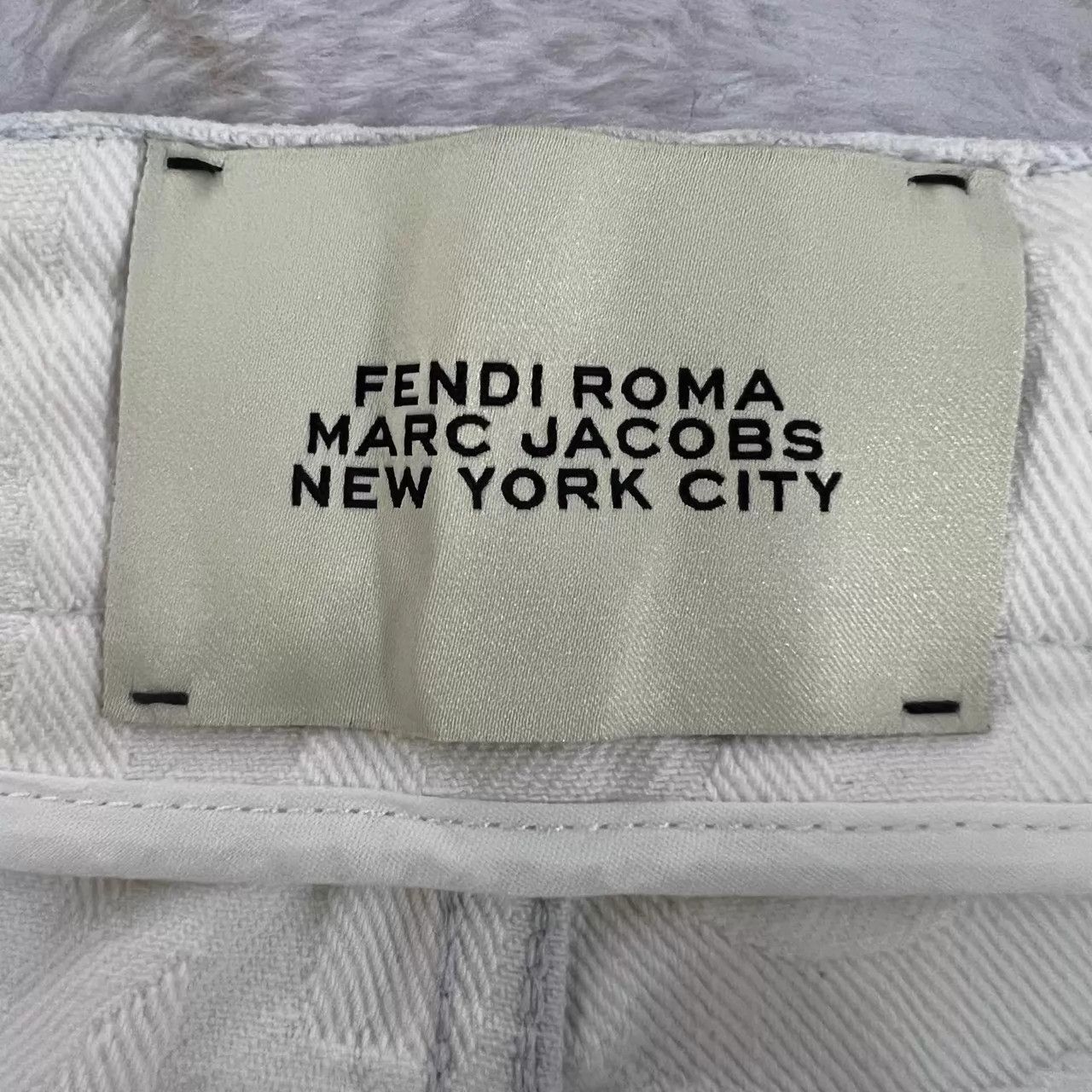 Fendi FENDI x Mars Jacobs White Logo Jeans NWT 32,34,36 Size US 34 / EU 50 - 4 Thumbnail