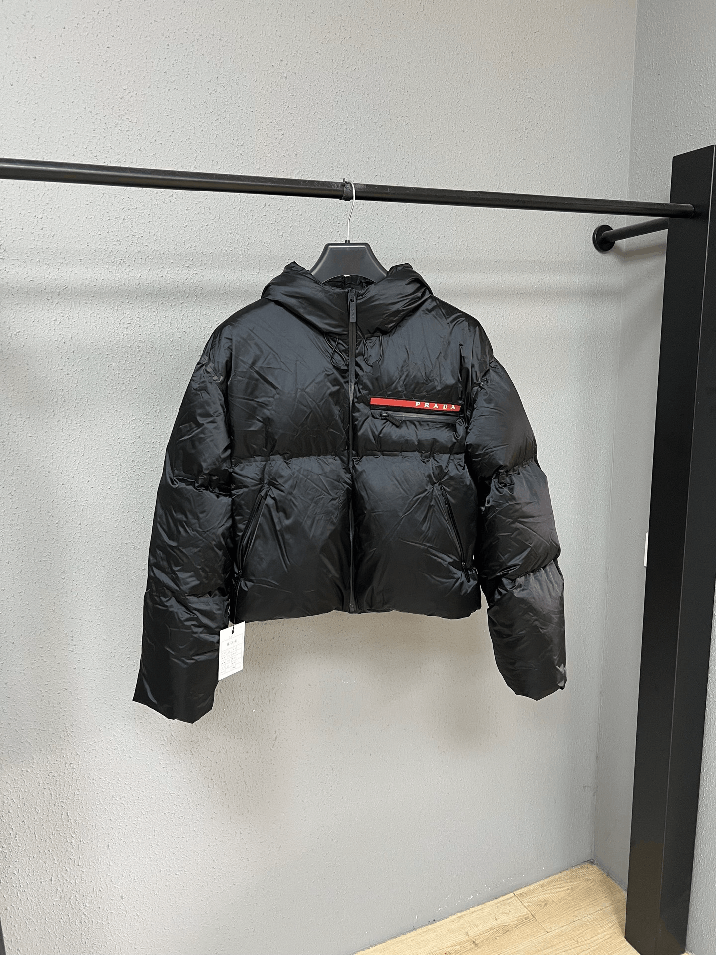 Prada Prada Down Cropped Red Down Jacket M Women Size M / US 6-8 / IT 42-44 - 1 Thumbnail