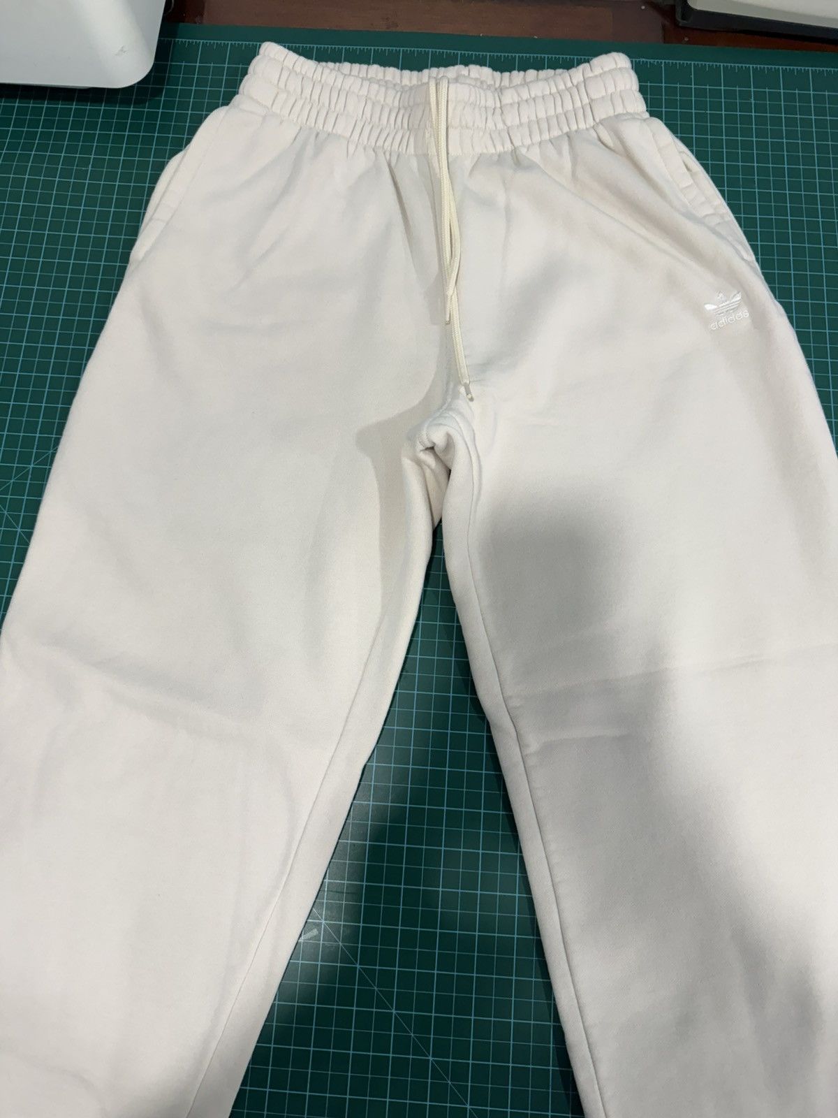 Adidas Adidas Sweats in Cream Size US 32 / EU 48 - 1 Thumbnail