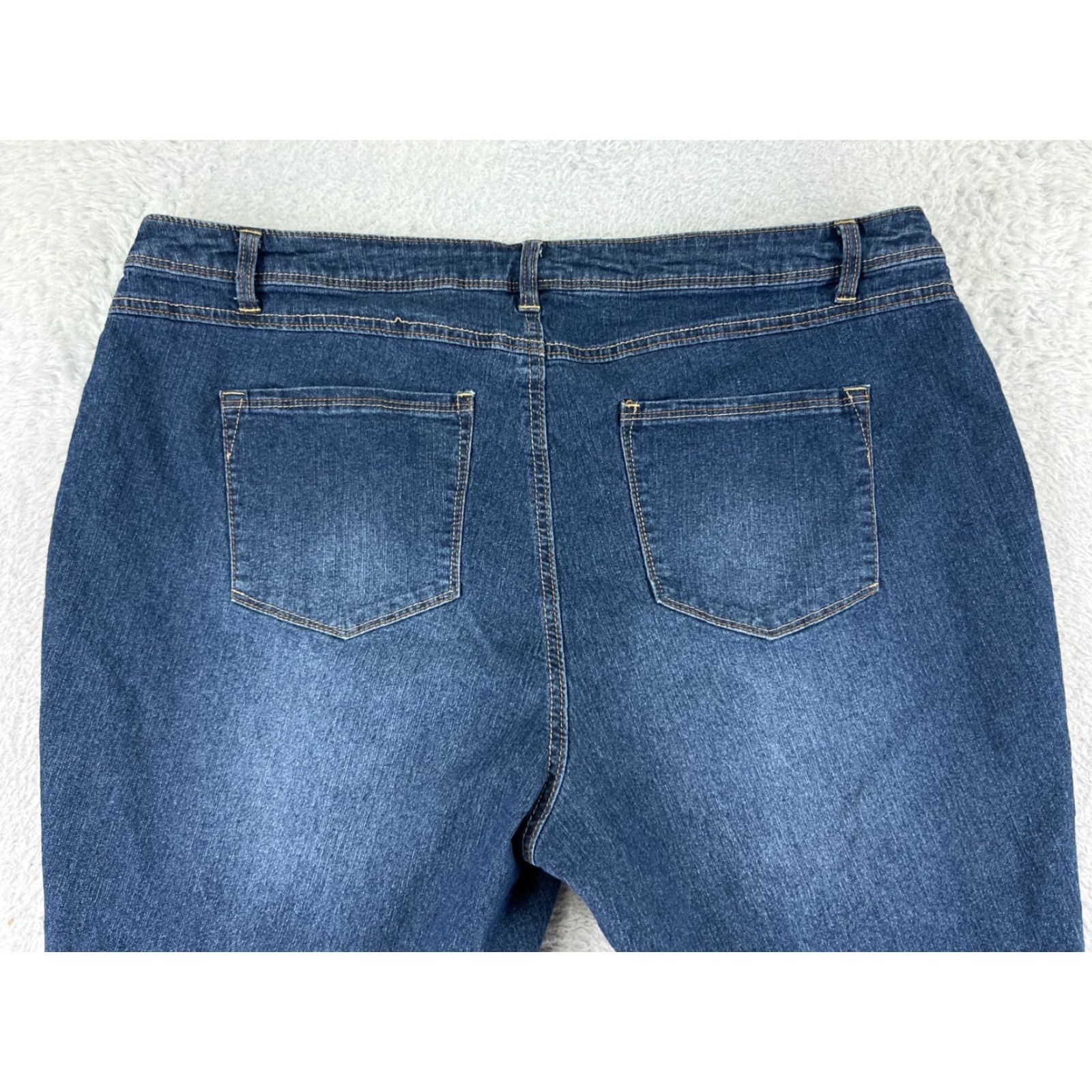 Vintage AG Adriano Goldschmied Jeans Women 20W Capri Mid Rise Blue Denim Capri Jeans Womens Size 42" / US 20 - 3 Thumbnail