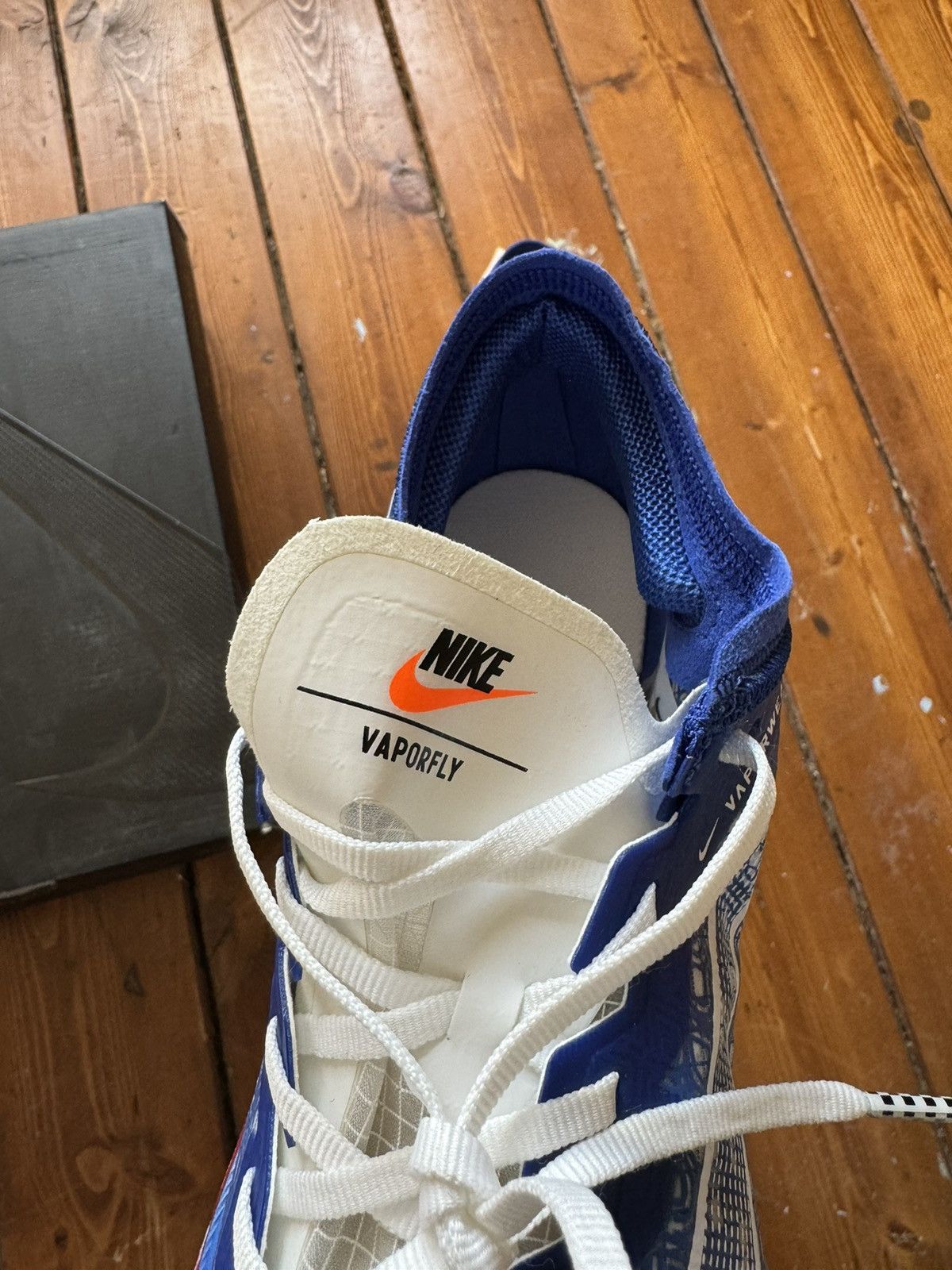 Nike Nike ZoomX Vaporfly Next Size US 10 / EU 43 - 3 Thumbnail