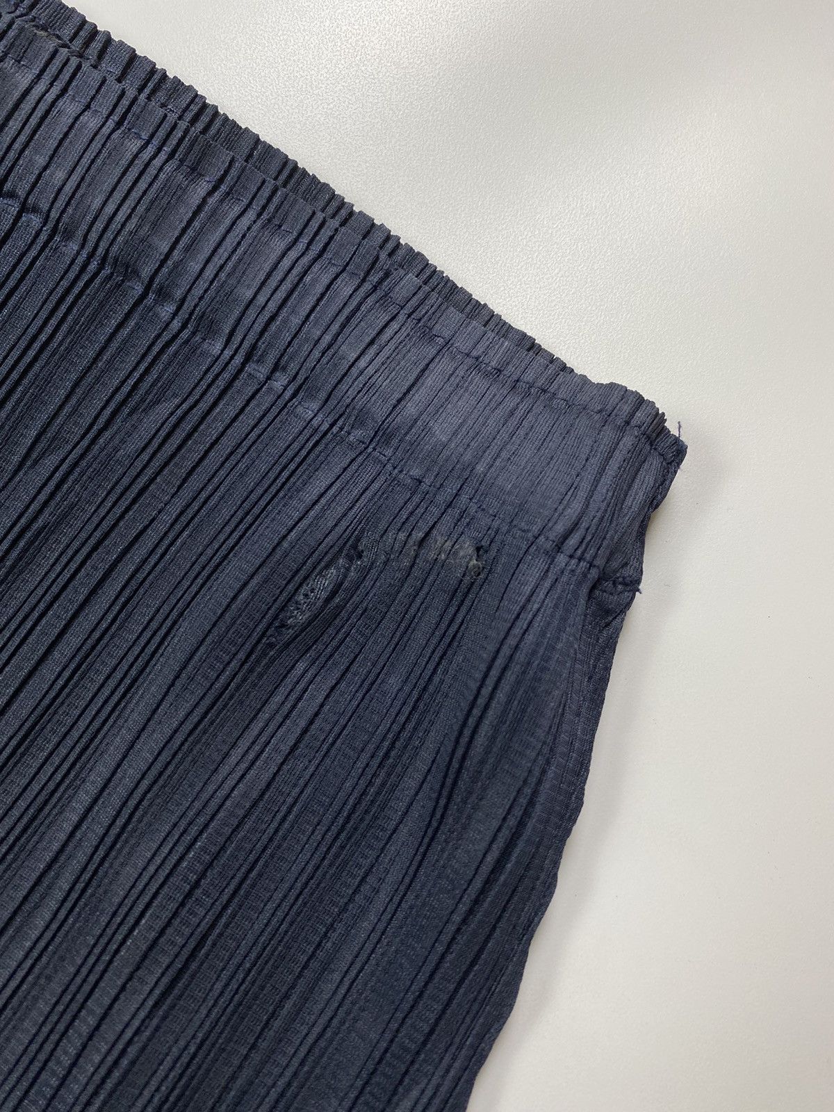 Designer × Issey Miyake × Pleats Please Issey Miyake pleated issey miyake pleatsplease trouser pant lost tag Size US 28 / EU 44 - 9 Thumbnail