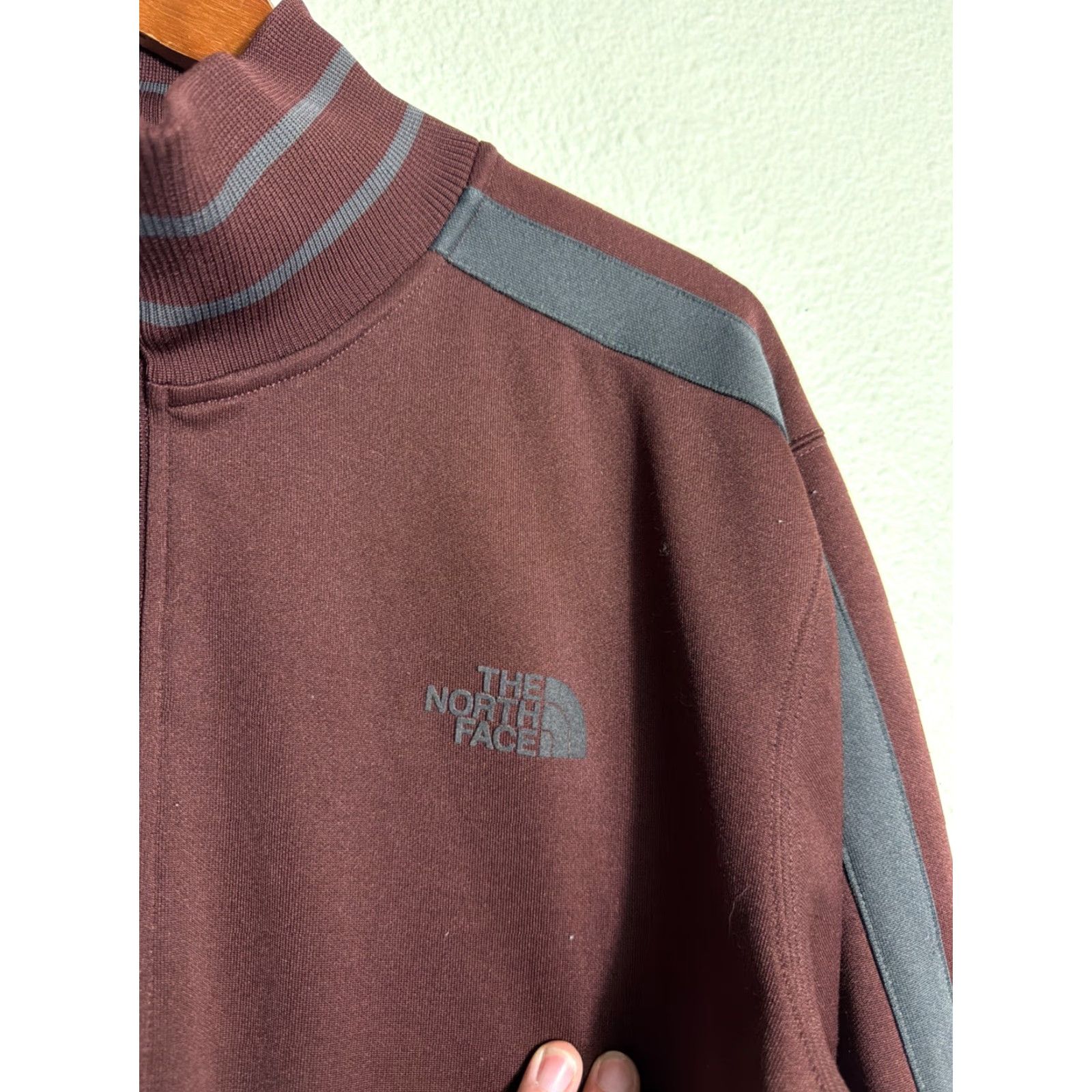 The North Face The North Face Mens Large Full Zip Track Jacket Maroon Gray Stripe Large Men Jacket The North Face Mens Full Zip Track Jacket Maroon Gray Stripe Size US L / EU 52-54 / 3 - 7 Thumbnail