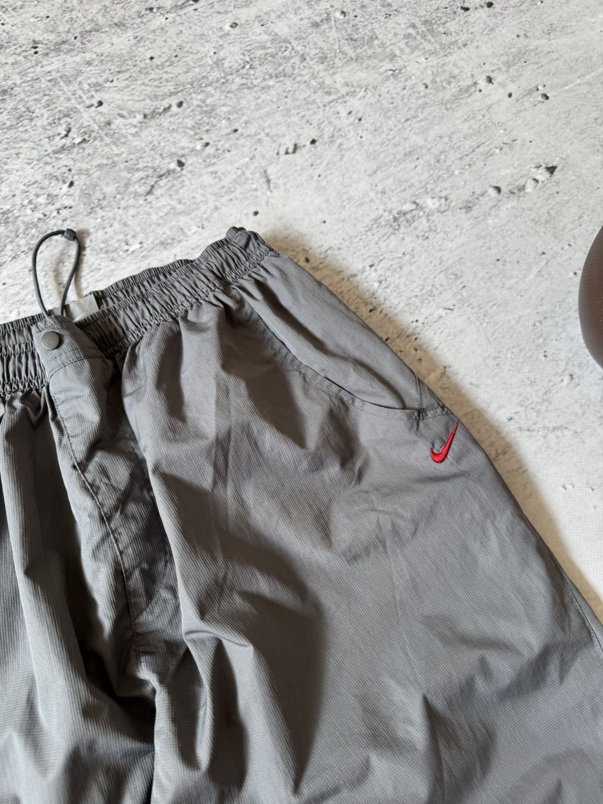 Nike × Vintage NIKE NYLON VINTAGE Y2K OVERSIZE BAGGY FIT PANTS SWEATPANTS Size US 34 / EU 50 - 7 Thumbnail