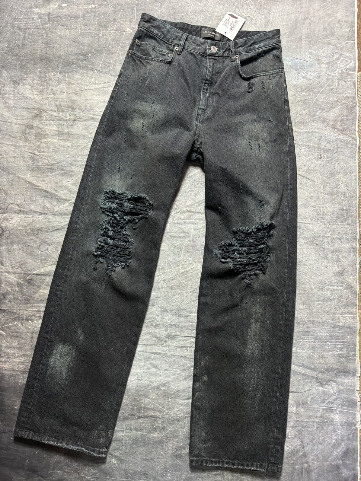 Balenciaga Balenciaga Destroyed Dirty Denim Jeans in Black Size US 30 / EU 46 - 1 Thumbnail