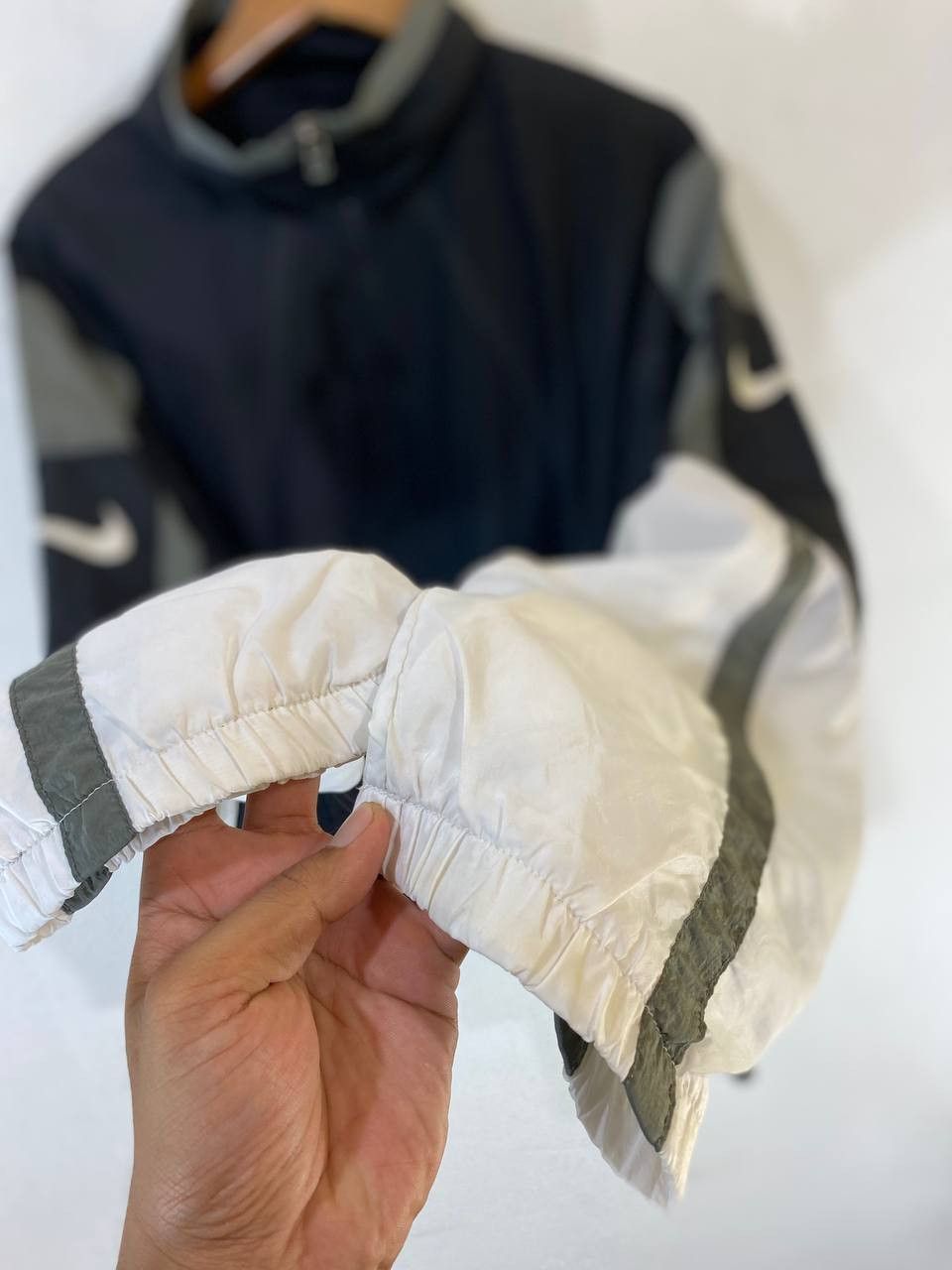 Nike vintage 90s nike light jacket nice design Size US M / EU 48-50 / 2 - 10 Thumbnail