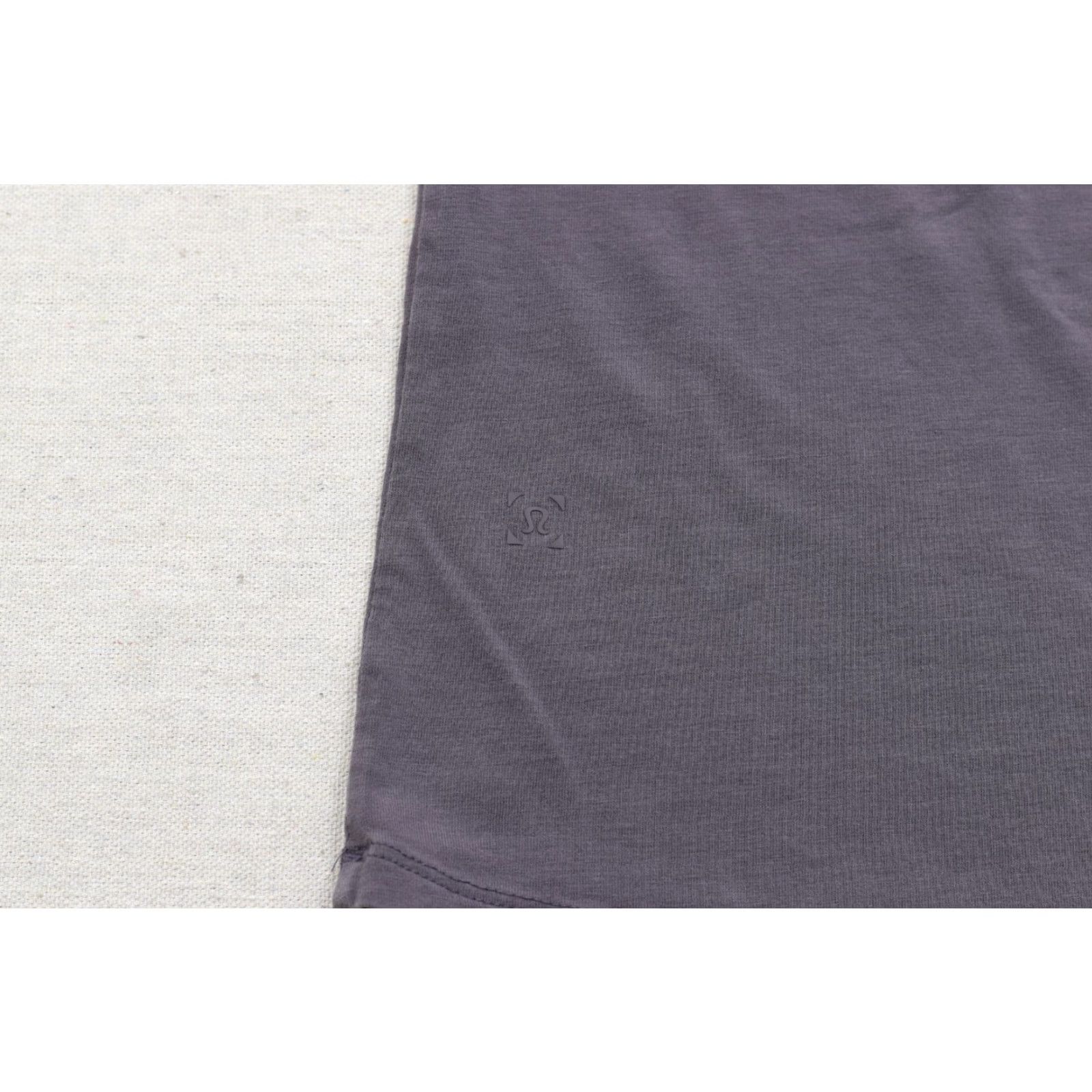 Lululemon Lululemon 5 Year Basic Long Sleeve Henley T-Shirt Size L Men Gray Solid Athletic Henley Shirt Winter Spring Fall Mens Size US L / EU 52-54 / 3 - 6 Thumbnail