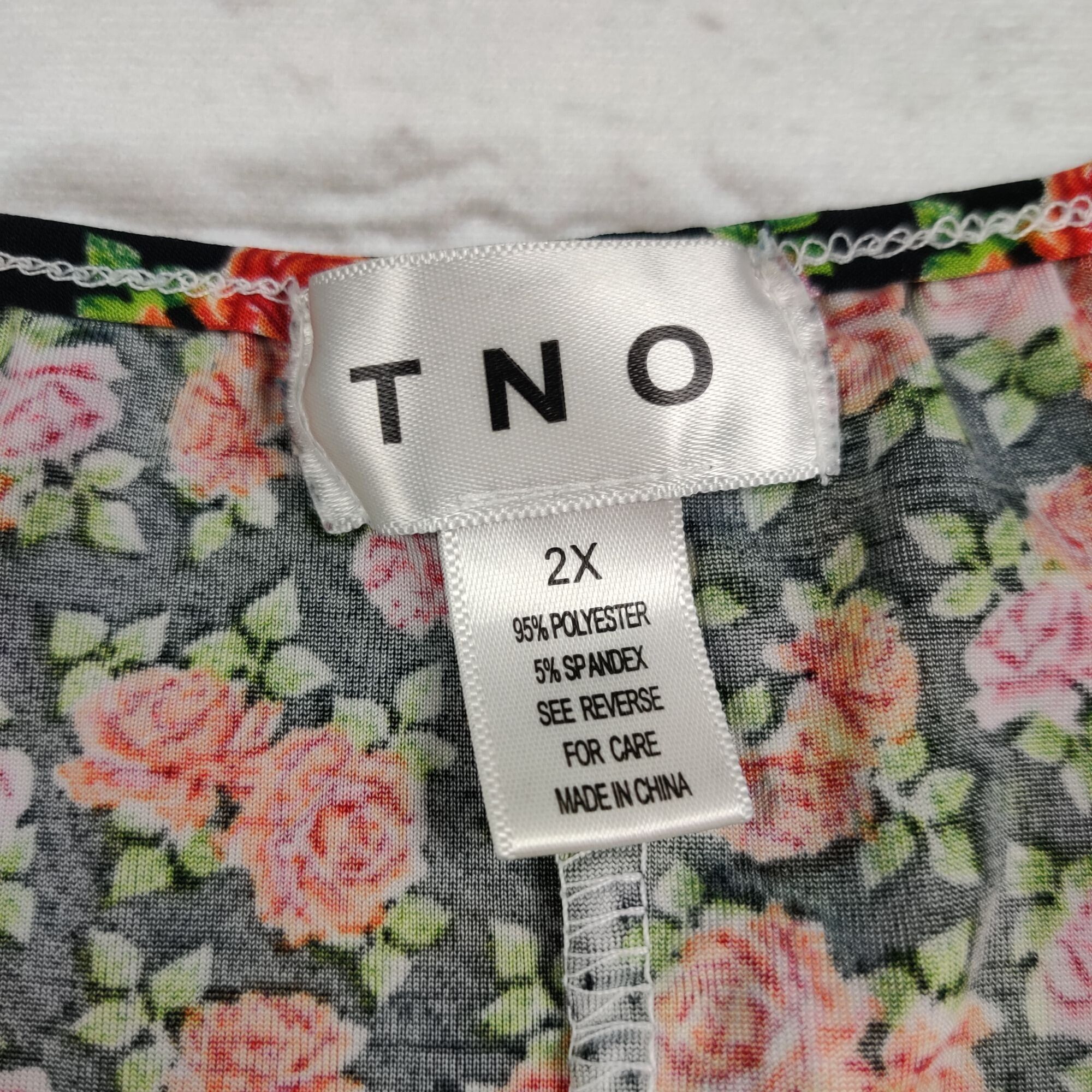 Other TNO Floral Roses Top Plus 2X Hi Low Multi Feminine Romantic Size XXL / US 16-18 / IT 52-54 - 3 Thumbnail