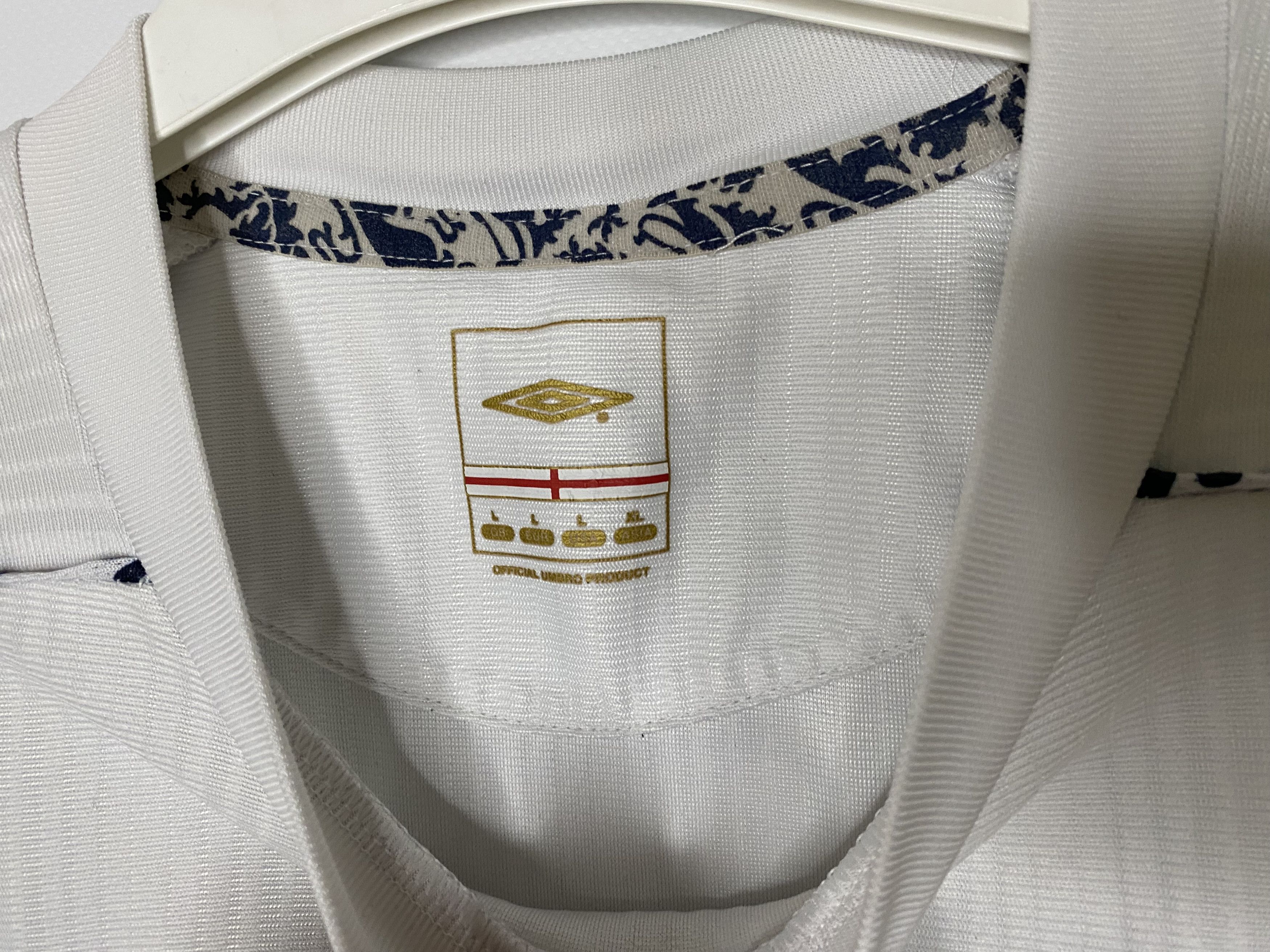 Umbro ENGLAND TEAM 2007 2008 HOME FOOTBALL SHIRT SOCCER JERSEY Size US L / EU 52-54 / 3 - 5 Thumbnail