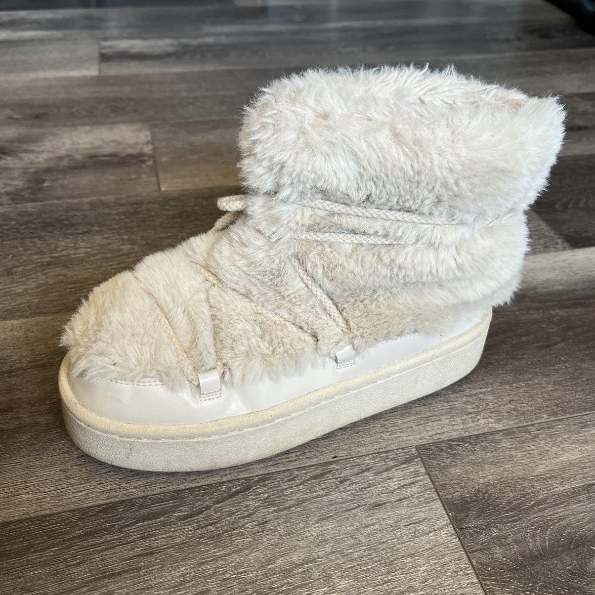 H&M H&M Warm-Lined Snow Fur Boots Women’s Size 7 Beige Rare Size US 7 / IT 37 - 8 Thumbnail