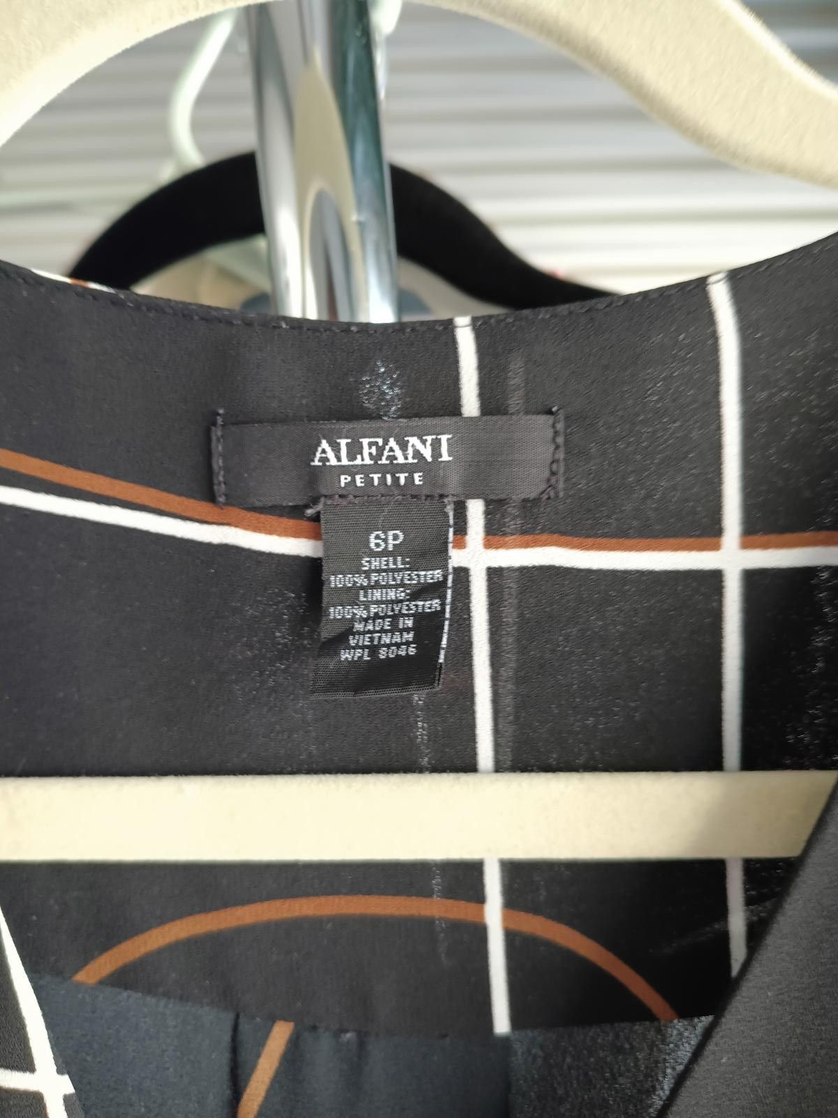 Alfani Alfani Petite Black Geometric Wrap Top Size M / US 6-8 / IT 42-44 - 4 Thumbnail