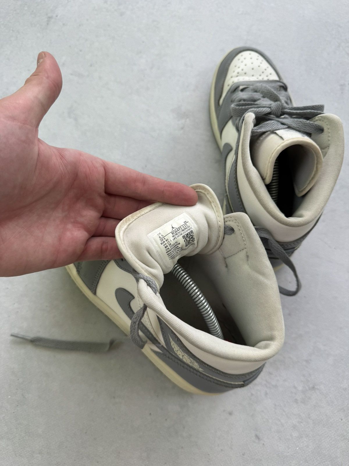 Nike Nike Air Jordan 1 Mid Stealth Grey White Retro Sneakers Size US 8.5 / IT 38.5 - 7 Thumbnail